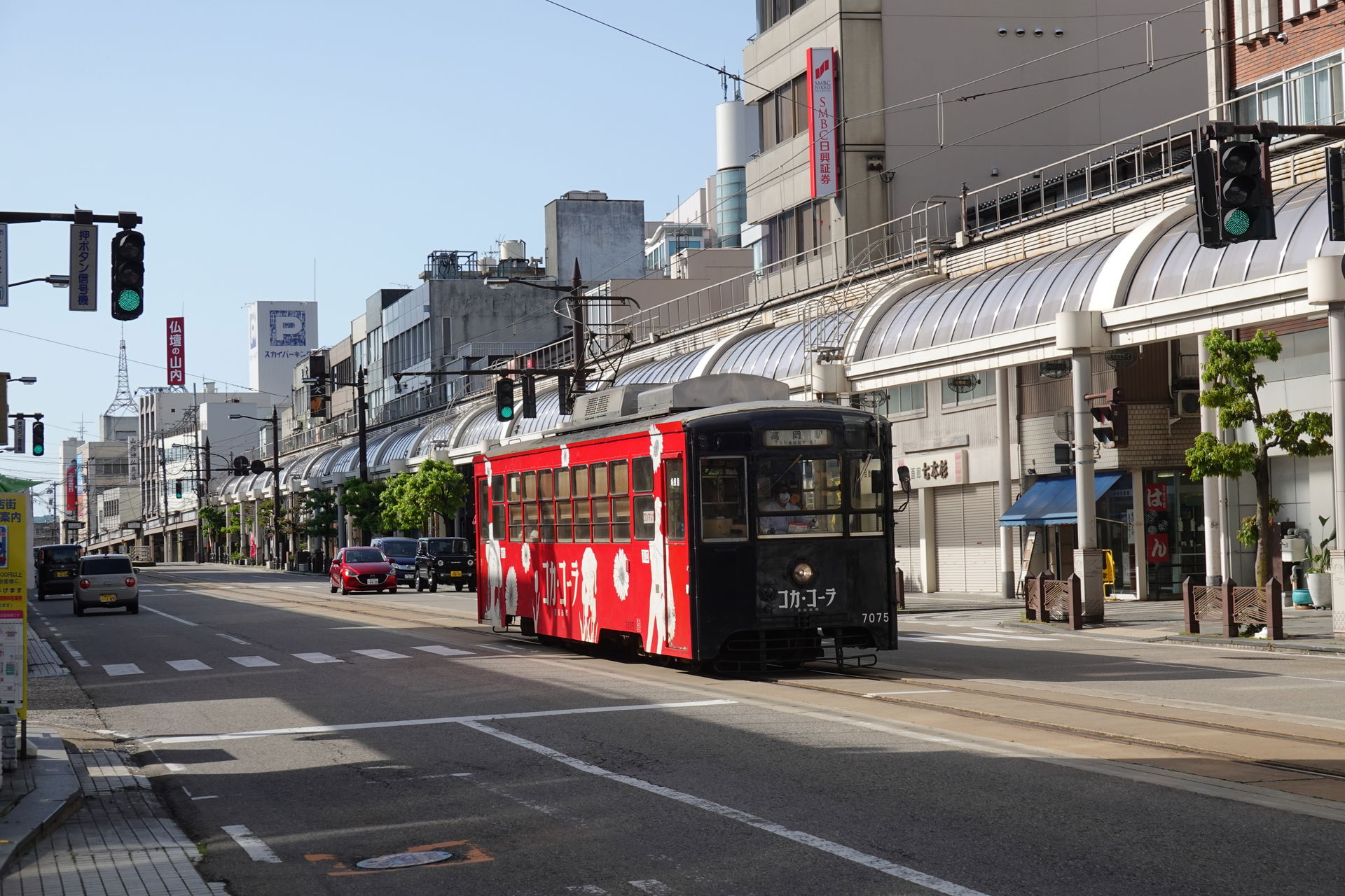Tram in de stad Takaoka