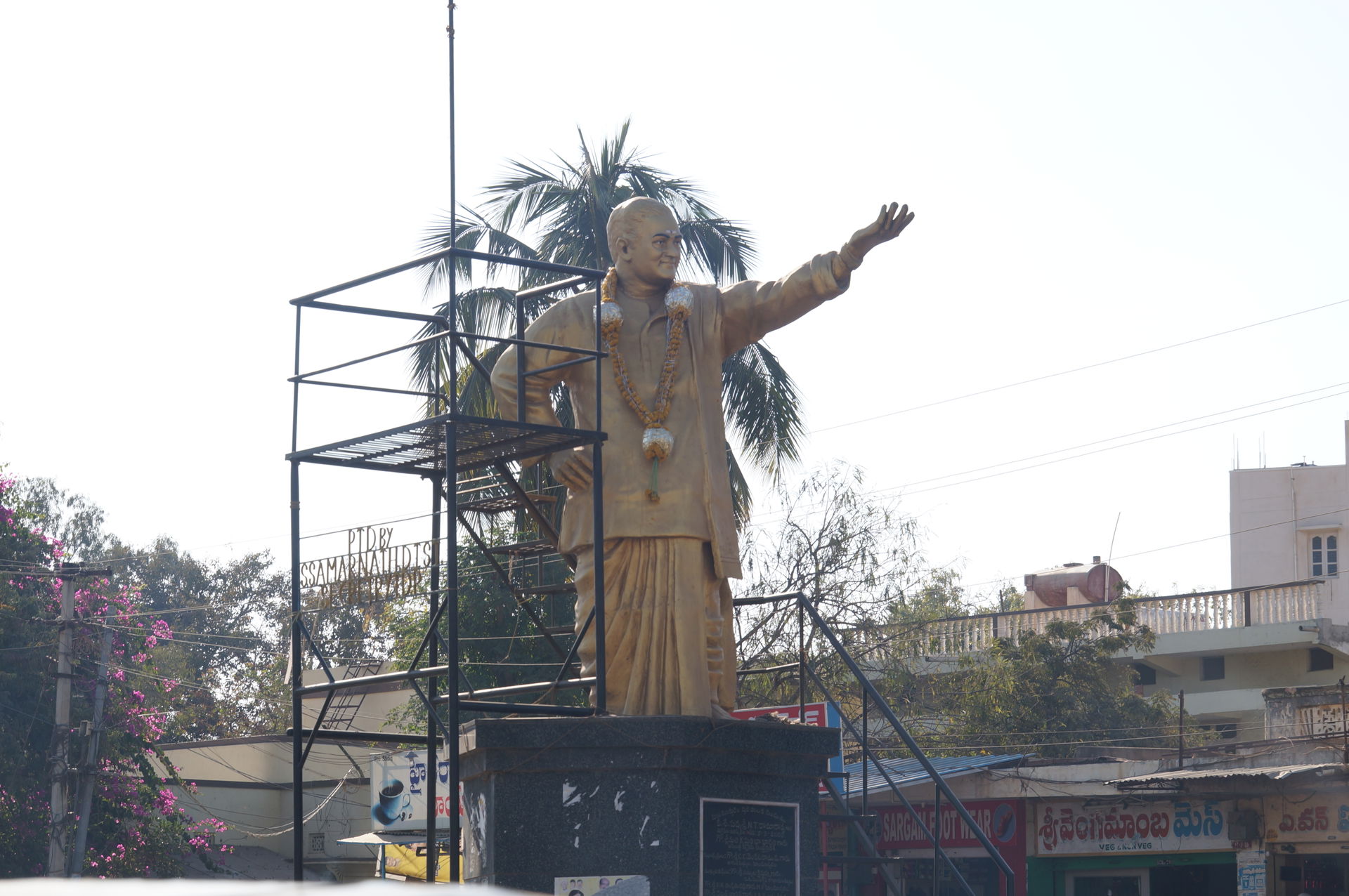 NTR statue at Hindupuram