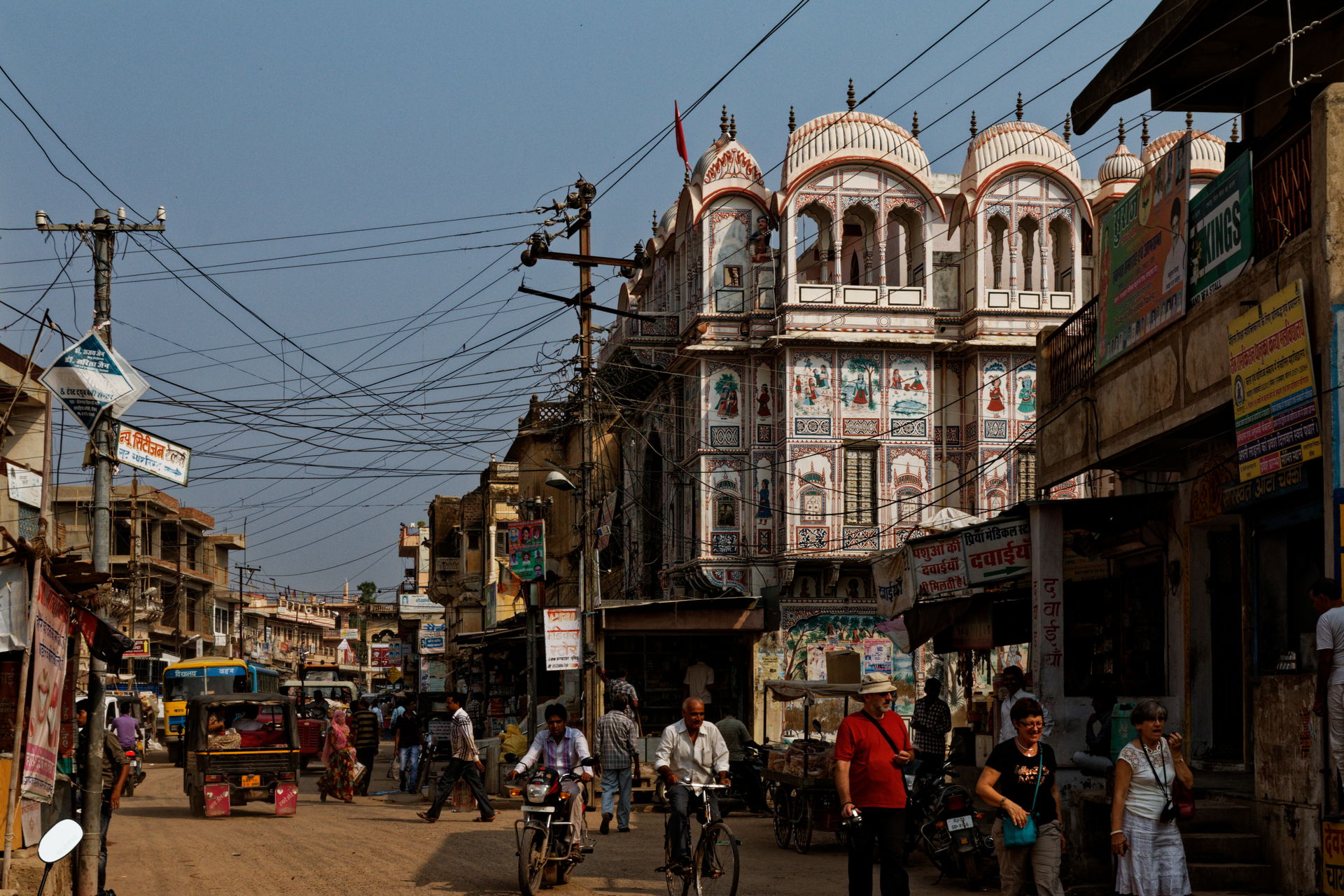 Dwarkadheesh_Temple in the main street of Fatehpur.
