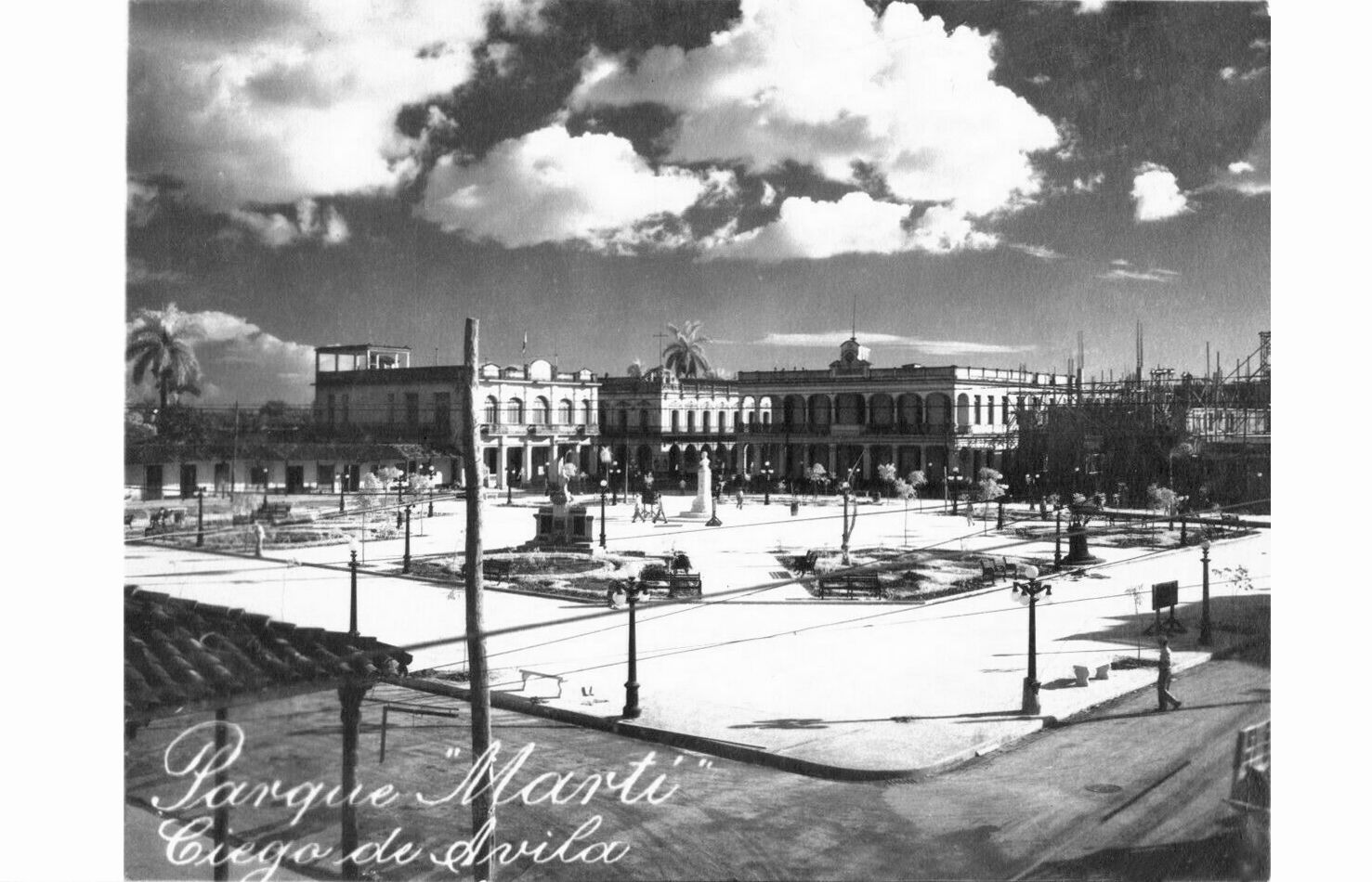 Photographic print (postcard)
Divided back