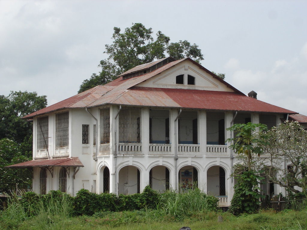 Former building of the Banque du Congo belge in Mbandaka (forme…
