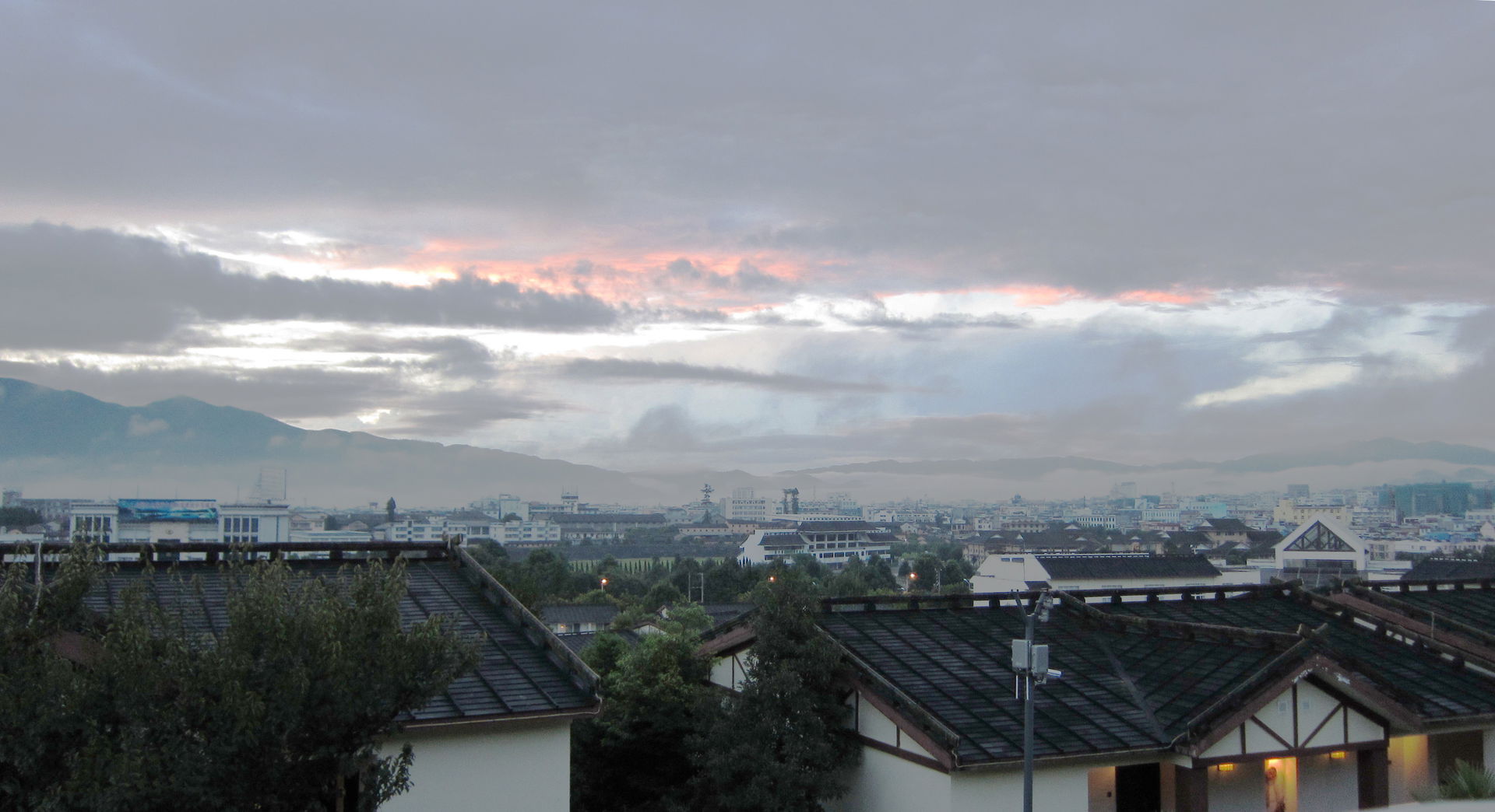 乱云飞渡----高原的朝霞  dawn, Tengchong
