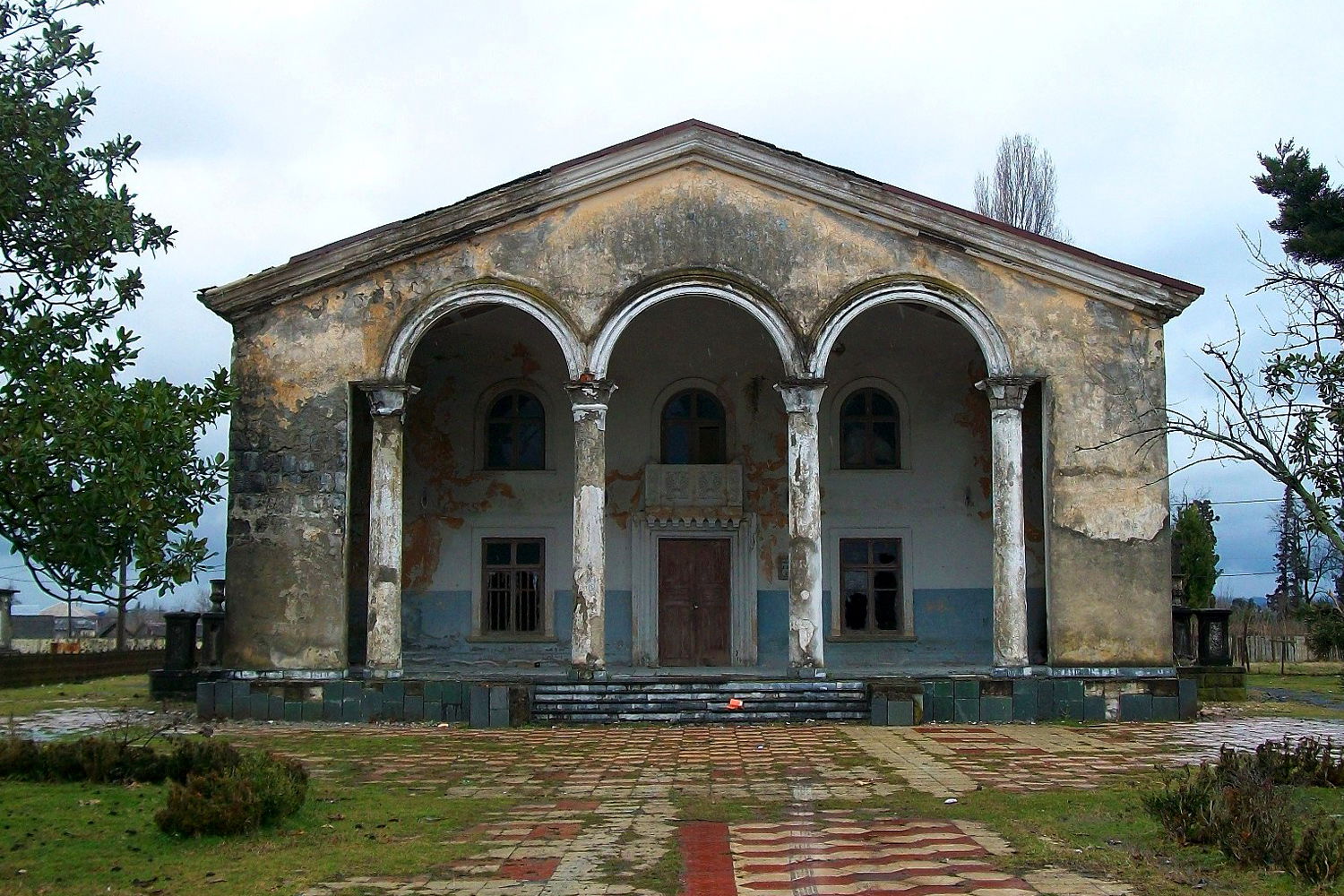 Dilapidated culture house in the once flourishing Ochkhamuri te…