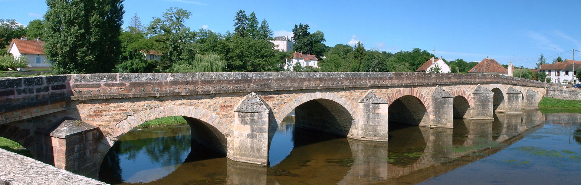 Guillon (Yonne) : le pont du XVIe siècle