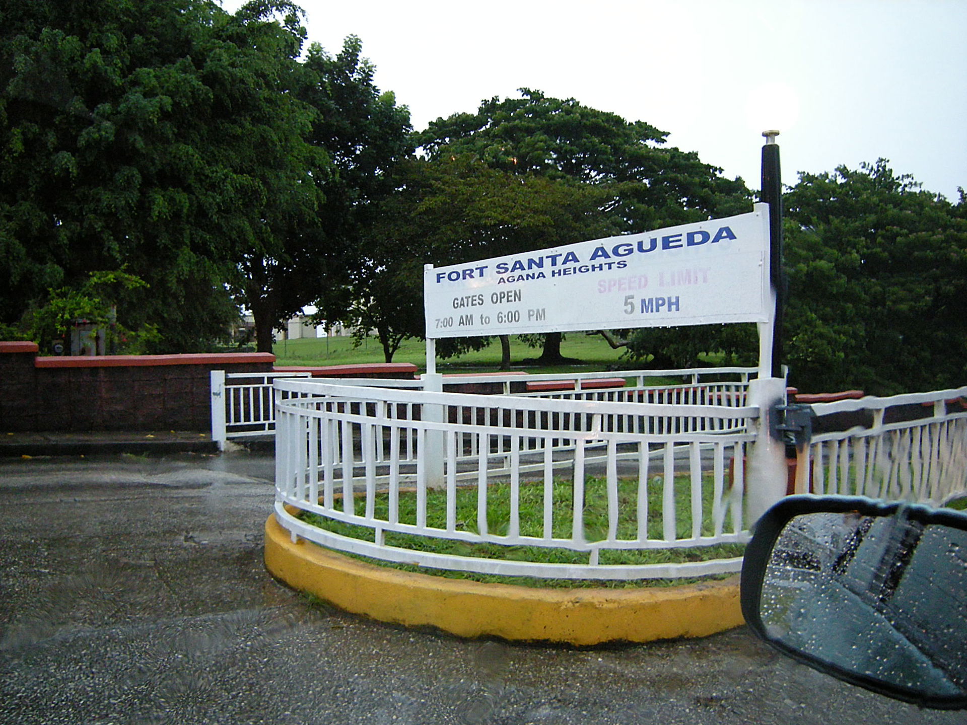 Gate