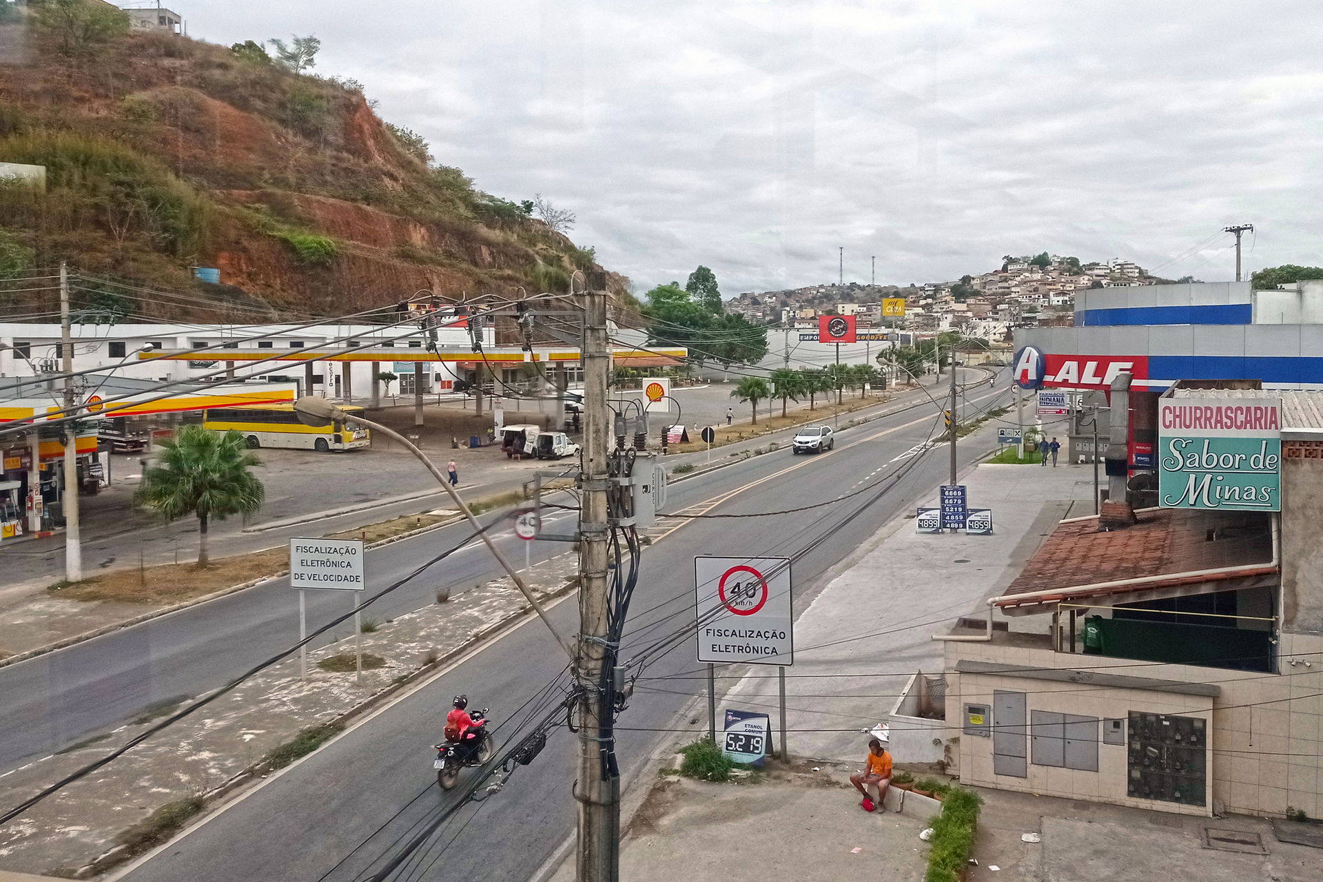 BR-116 in Teófilo Otoni, Minas Gerais, Brazil.