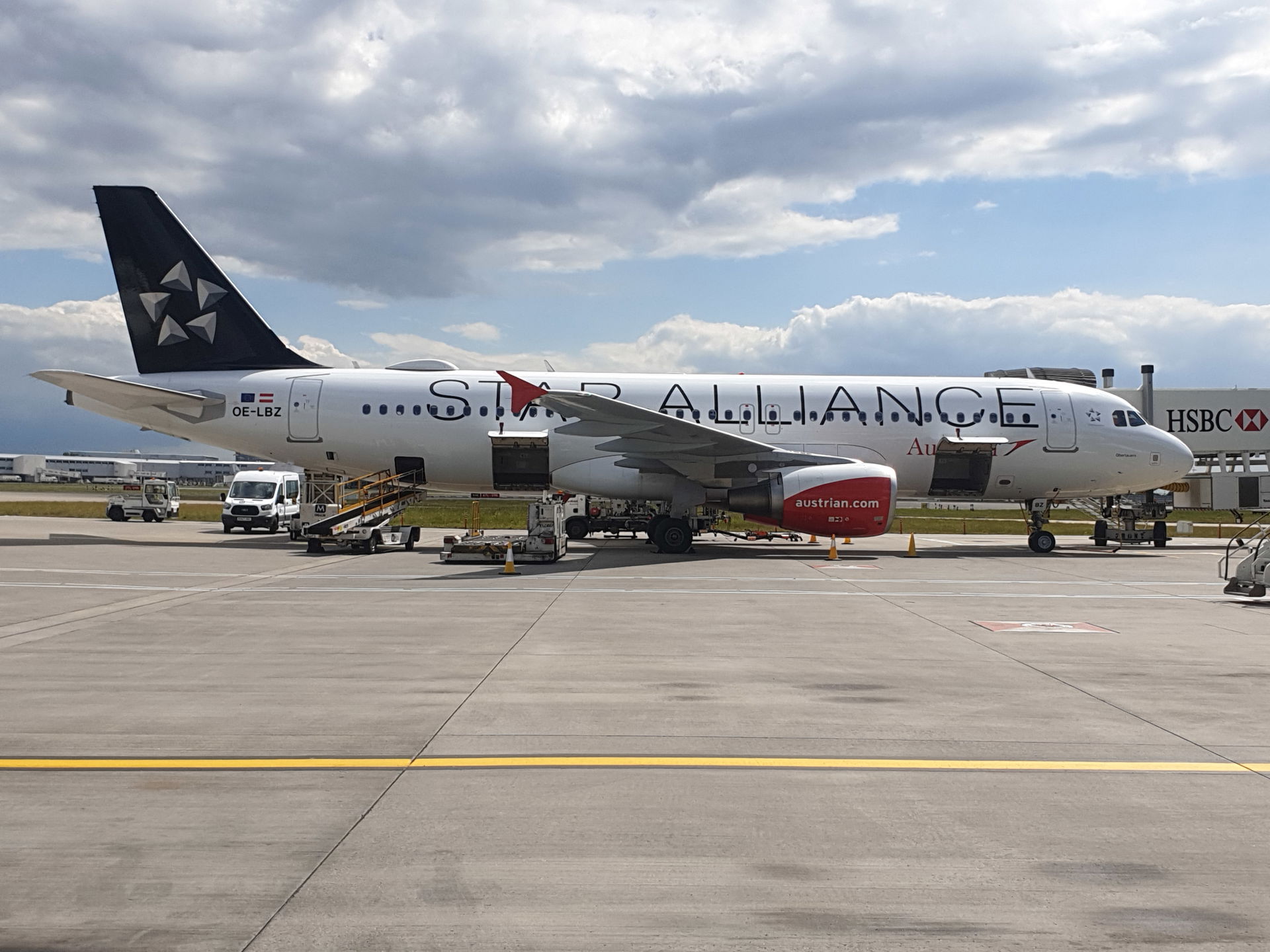 OE-LBZ 11052019LHR