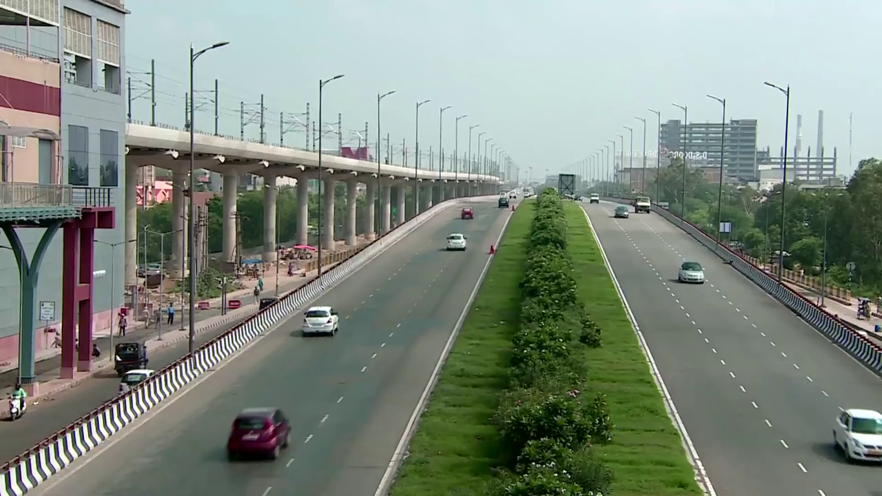 A view of Delhi Faridabad Skyway.