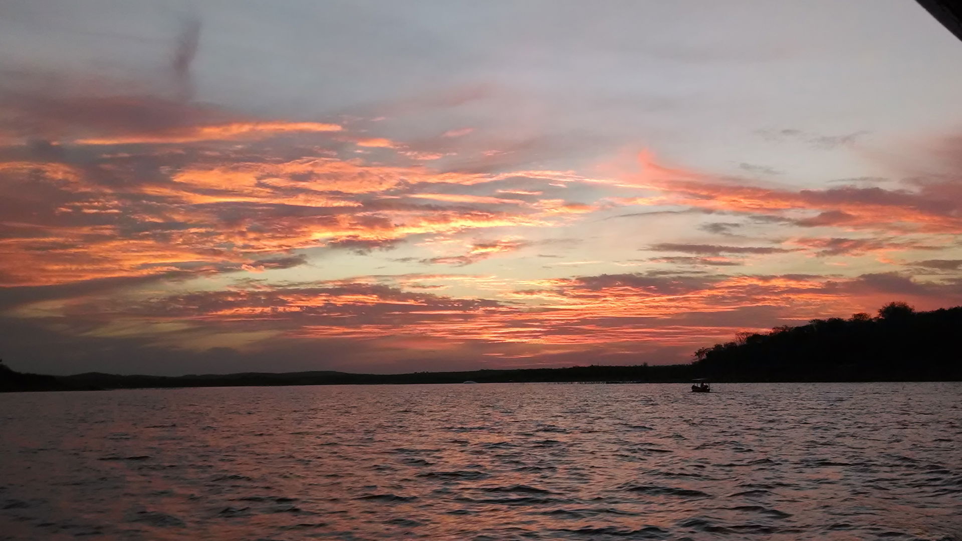Pôr do sol na Ilha da Amizade. Iguatu,Ceará.