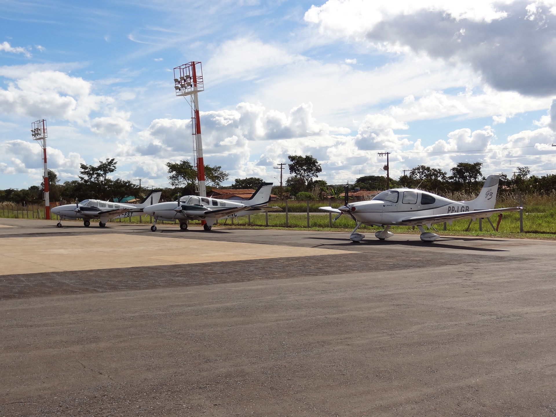 Curvelo Airport Parking