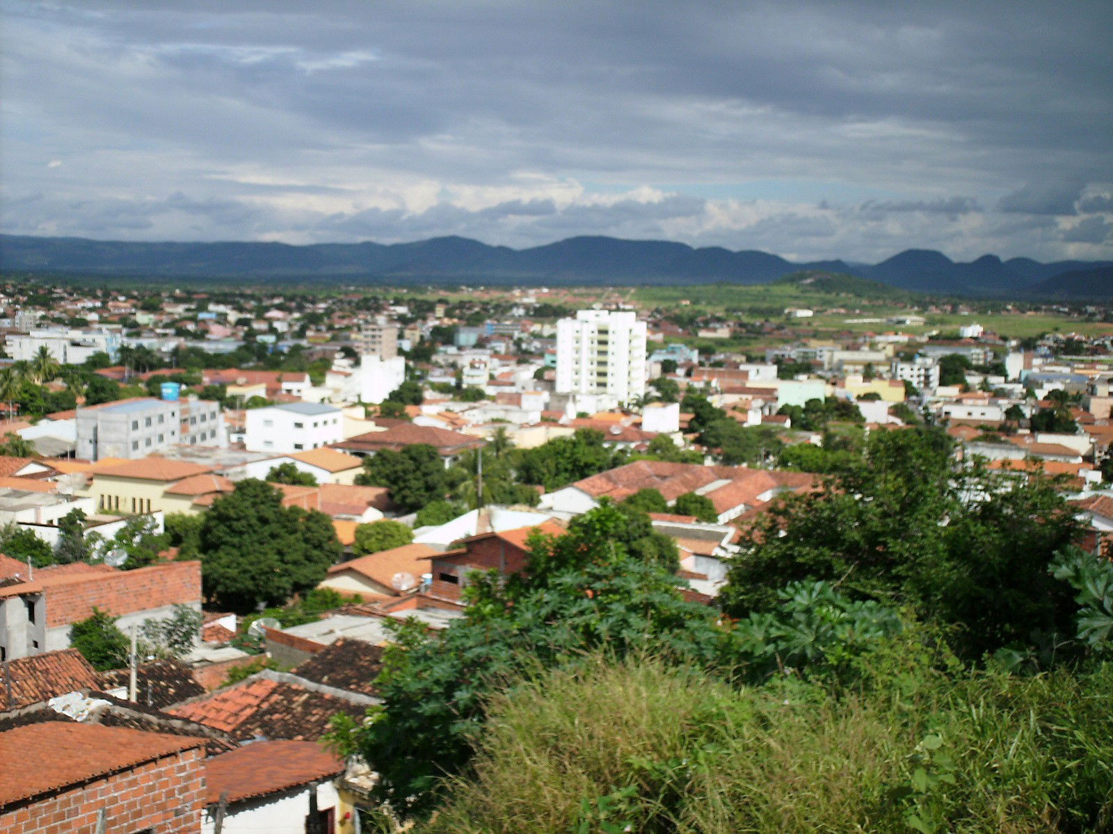 Vista da cidade de Guanambi, estado da Bahia, Brasil, em 2006