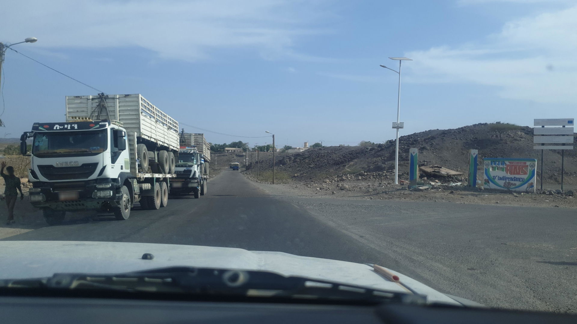 View approaching Dikhil, Djibouti from RN1