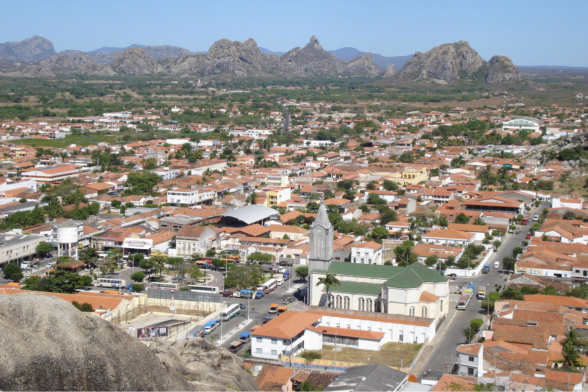 Vista parcial da cidade de Quixadá no estado do Ceará - Brasil.