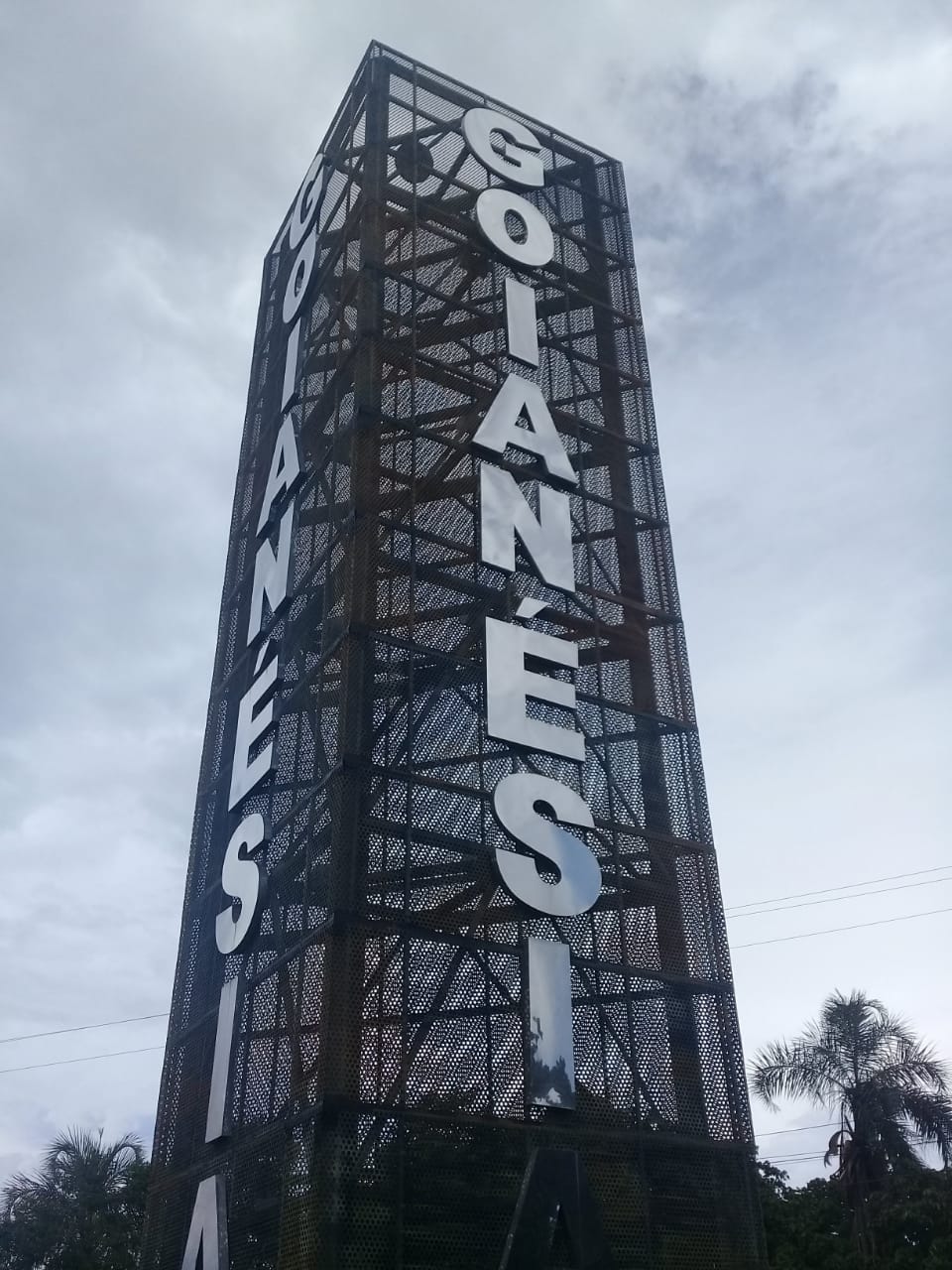 Entrance's board of the city's name