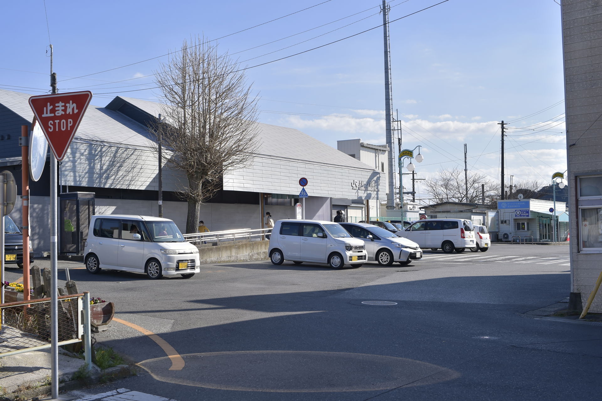 千葉県道228号一宮停車場線　一宮町一宮にて千葉地方裁判所前から上総一ノ宮駅方面に向けて撮影