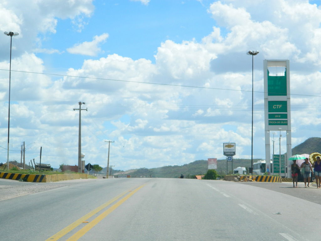 Acesso a Salgueiro pela BR-116.
