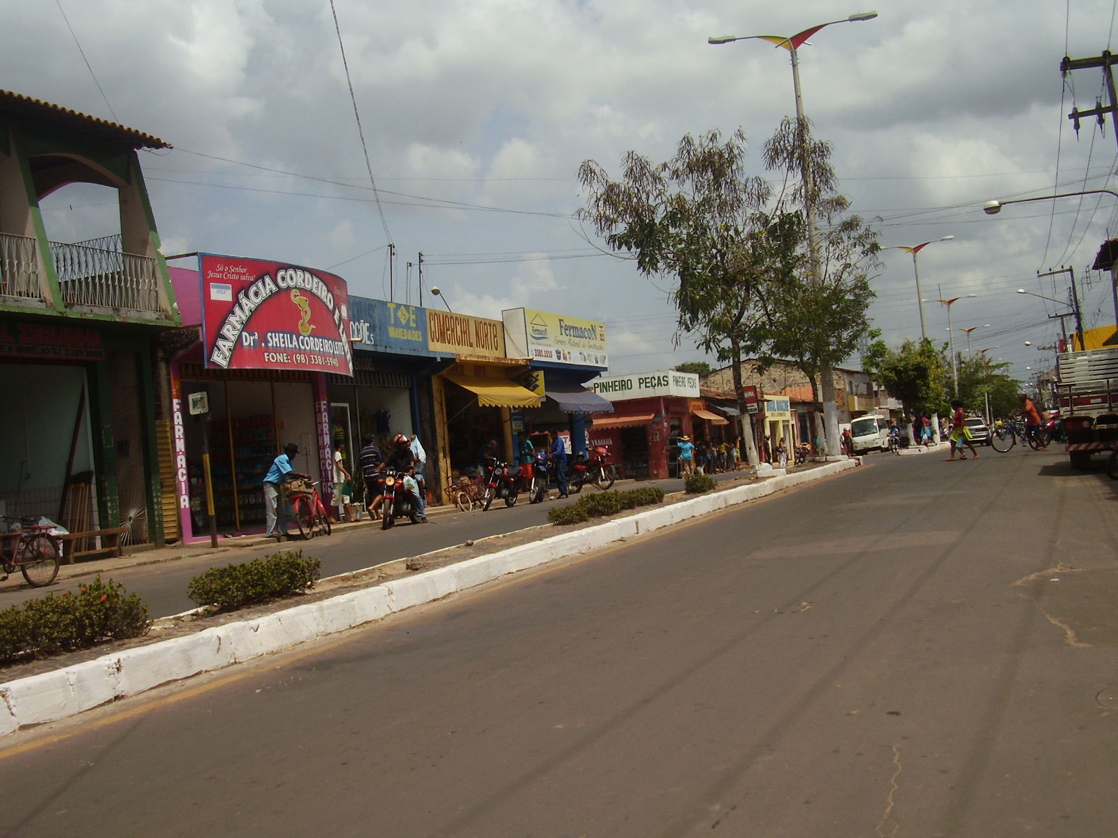 Avenida principal de Pinheiro, Maranhão.