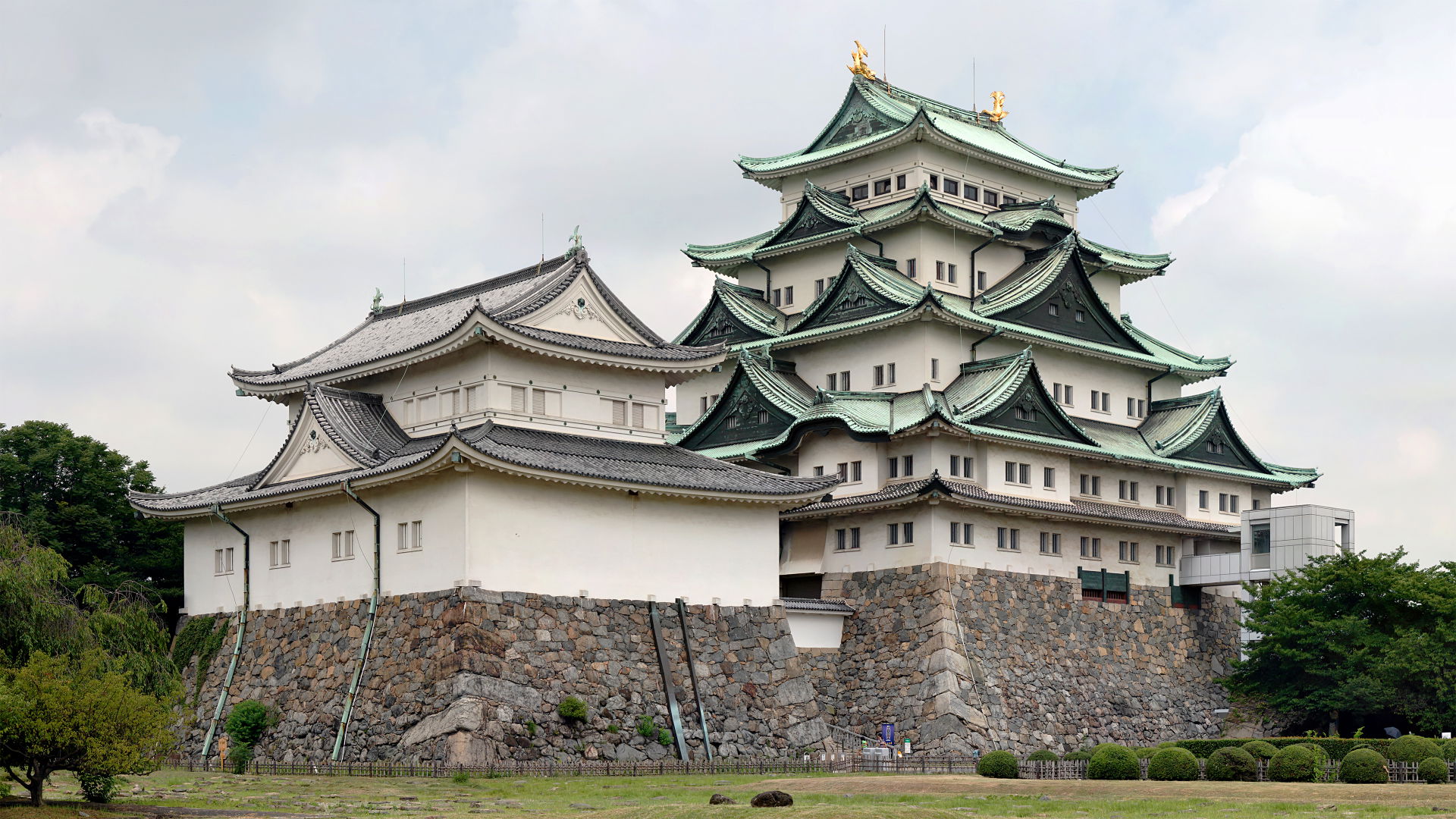 The keep of Nagoya Castle (名古屋城, Nagoya-jō) located in Nagoya, …