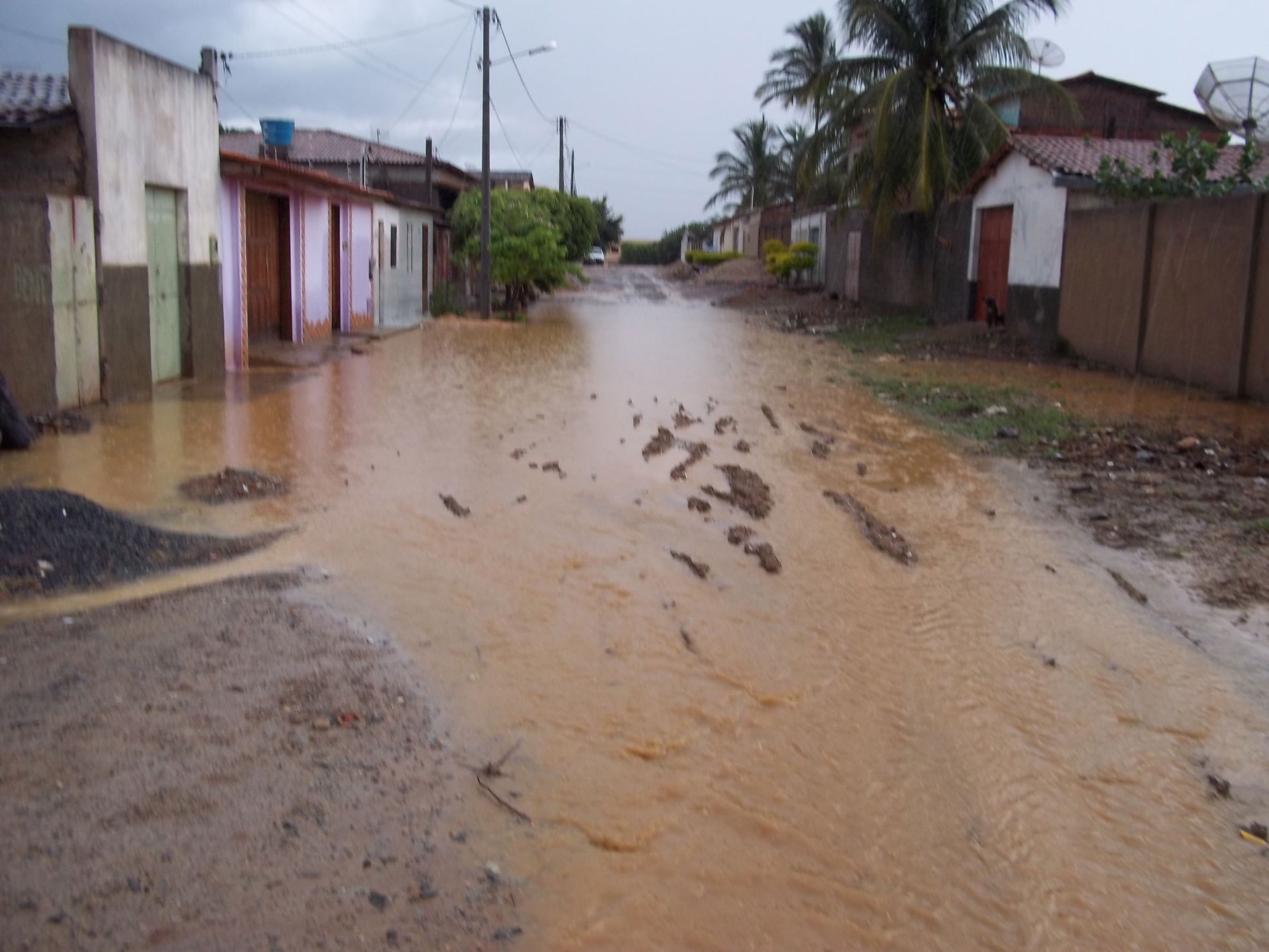 RUA ALAGADA EM PRESIDENTE DUTRA-BAHIA
