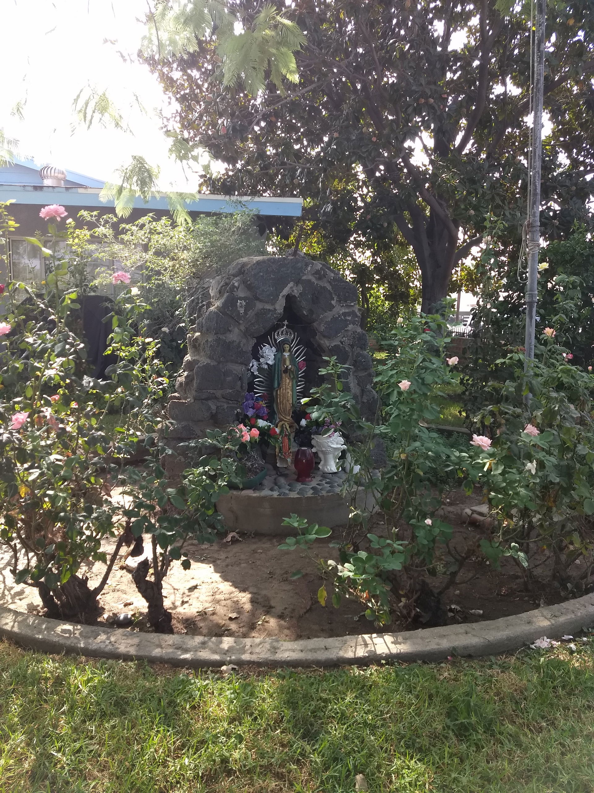 Marian grotto in the front yard of a house on Pico Street in Sa…