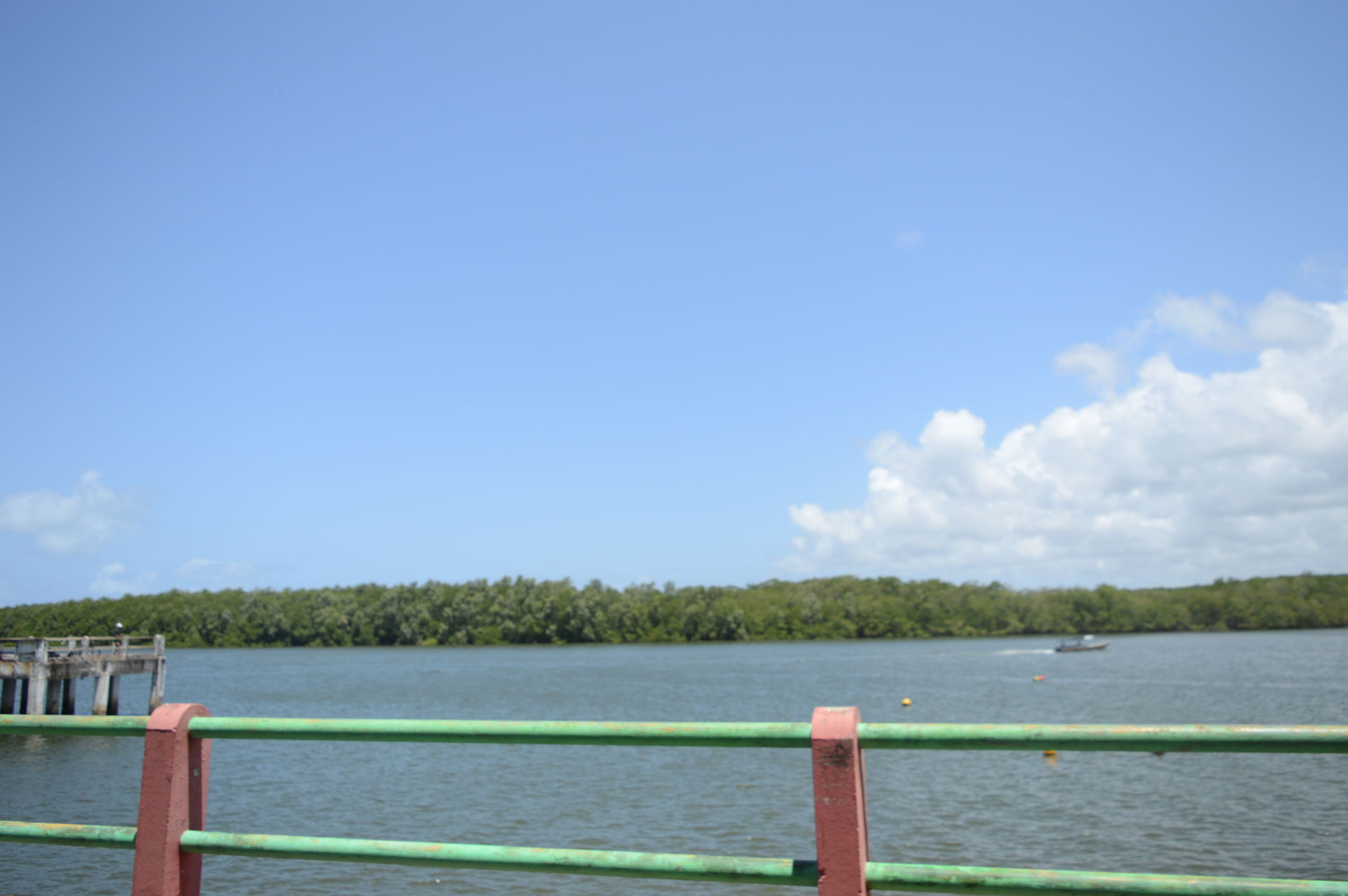 Vista do rio Salsa, Cais Municipal de Canavieiras, Bahia