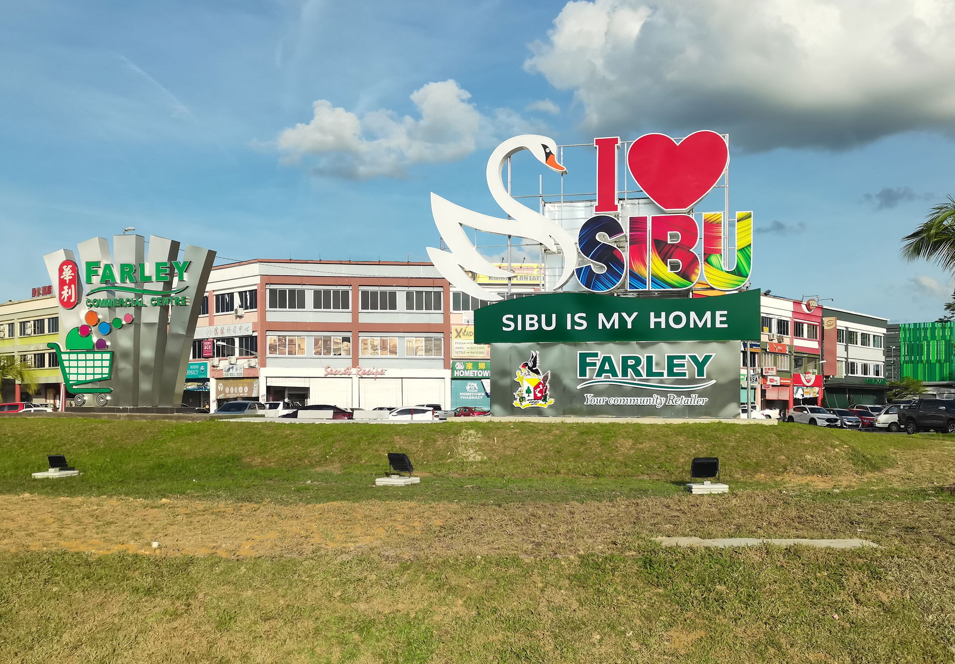 Farley Sibu "I love Sibu" signage