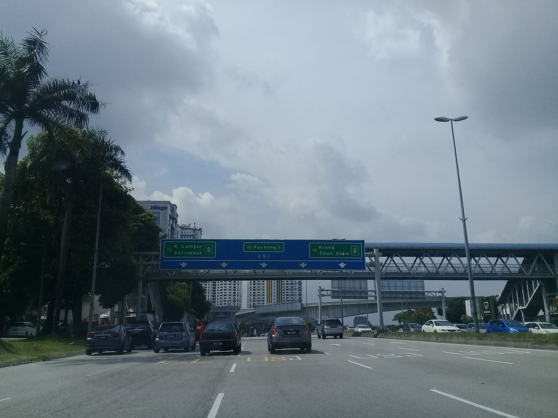 Subang–Kelana Jaya Link atau Laluan 15 ialah Jalan raya di sela…