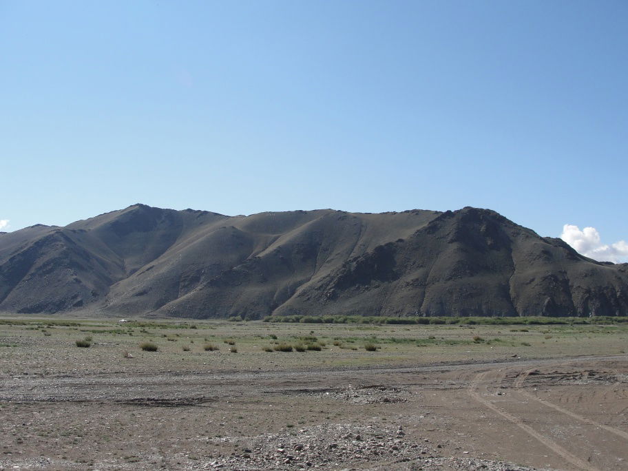 Nomgon Khairkhan from the west