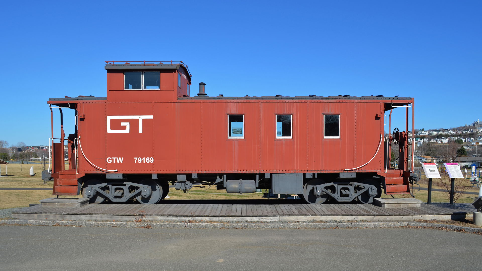 Old caboose exhibited at the Tourism information center - Riviè…