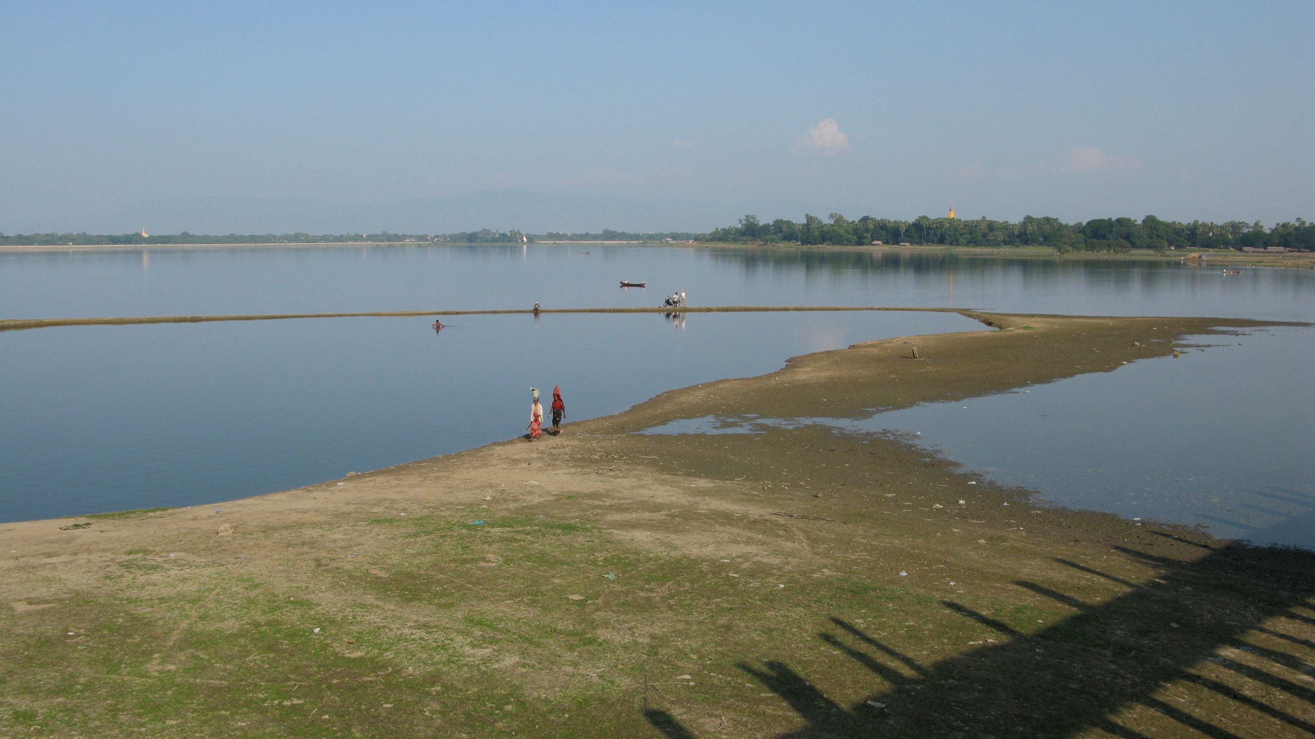 Taungthaman Lake, Amarapura, Mandalay, Myanmar.