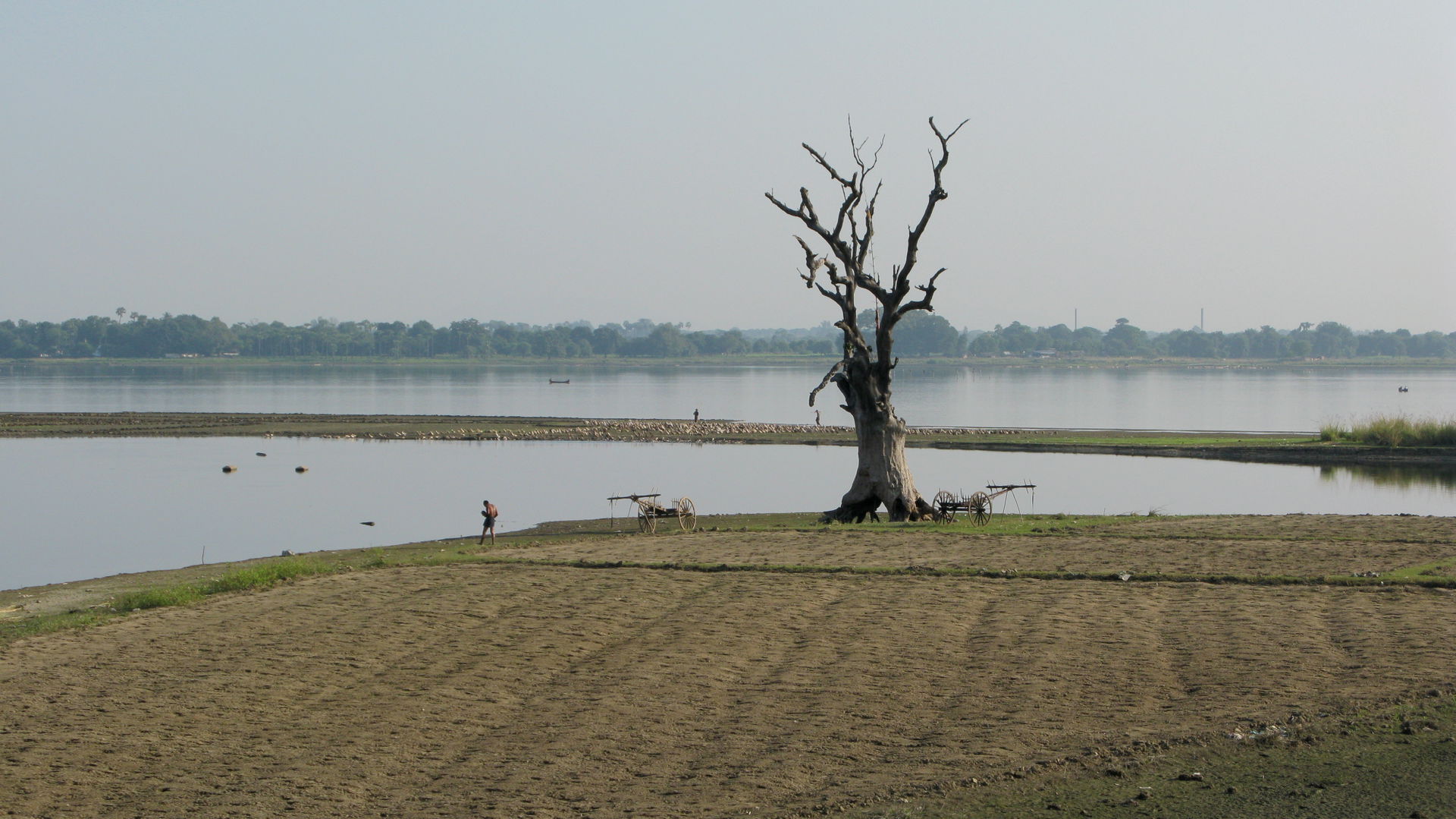 Taungthaman Lake, Amarapura, Mandalay, Myanmar.