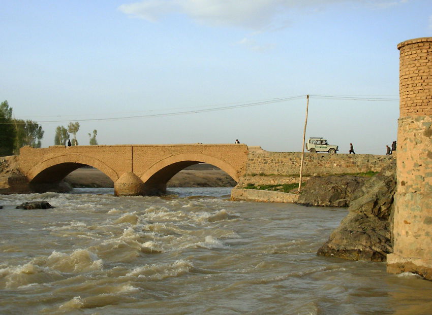 Chaghcharan_bridge
