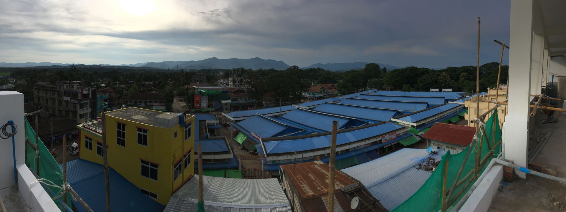 Blue roof complex