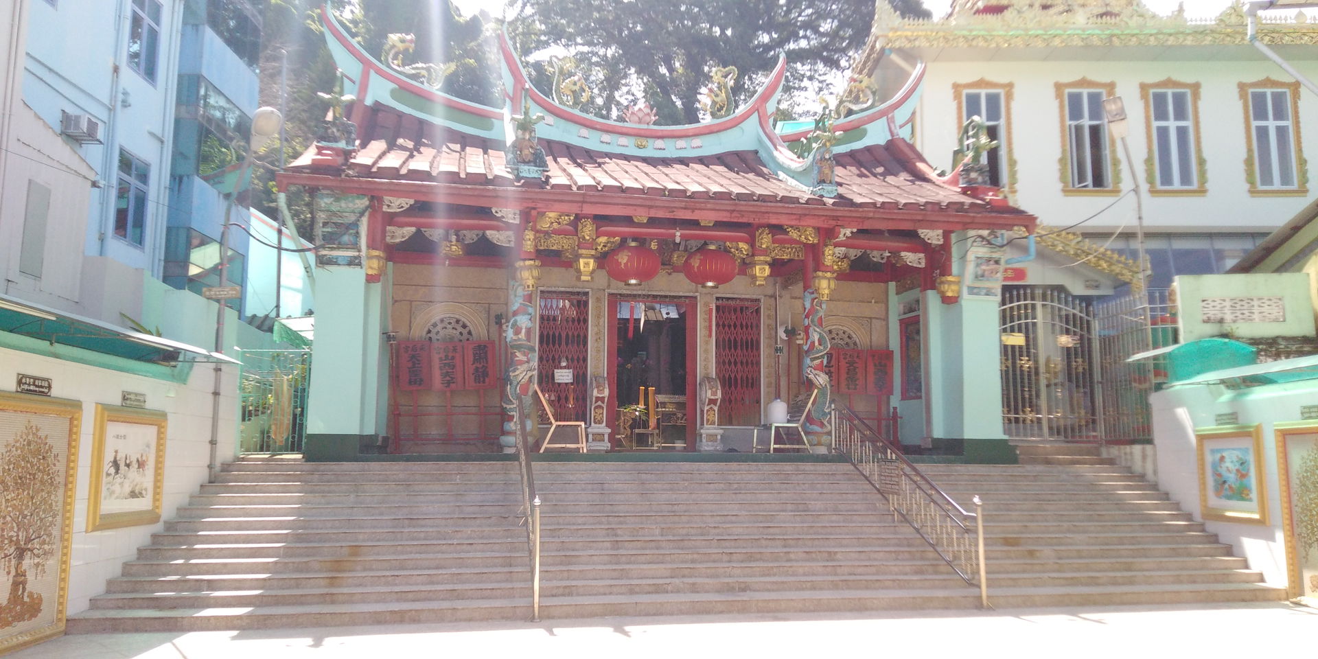This temple located in Myeik, Tanintharyi, Myanmar has a long h…
