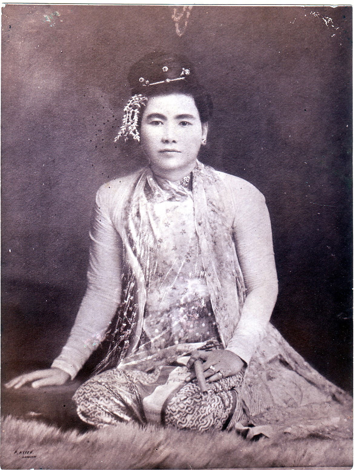 Mindat htake khaung tin daughter of en:Mindon Min