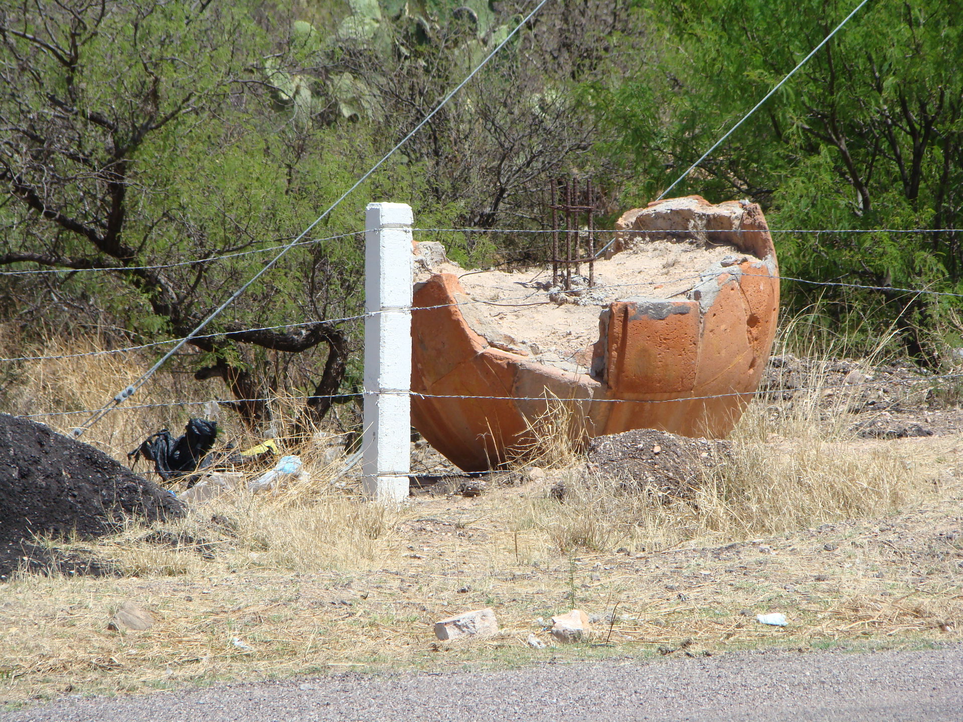 Hito al Trópico de Cáncer en la Carretera 49, Fresnillo-Cuencamé