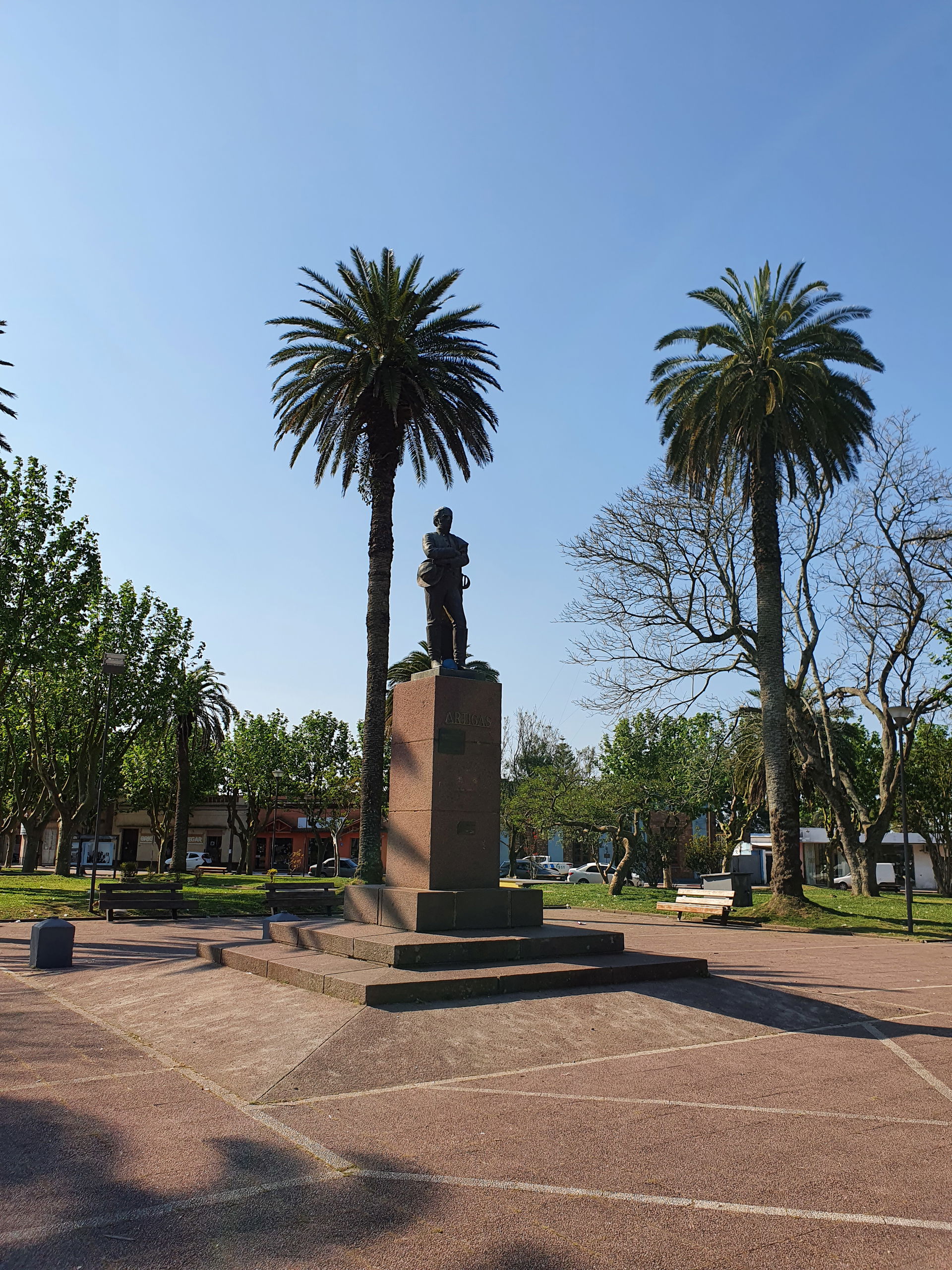Monumento a Artigas en la plaza principal de Lascano, Rocha, Ur…