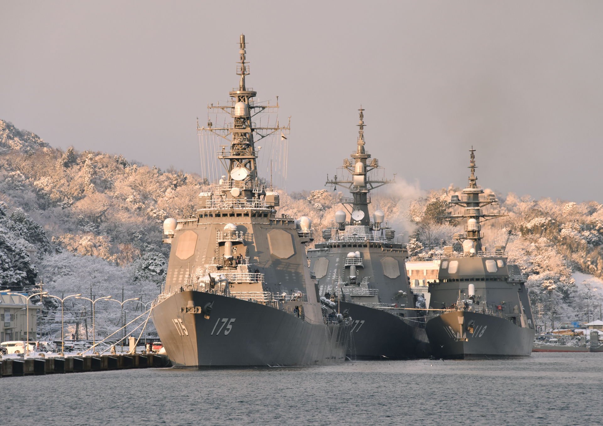 JMSDF MaizuruBase KitasuiQuay
(JS"Myôkô"DDG-175,JS"Atago"DDG-17…