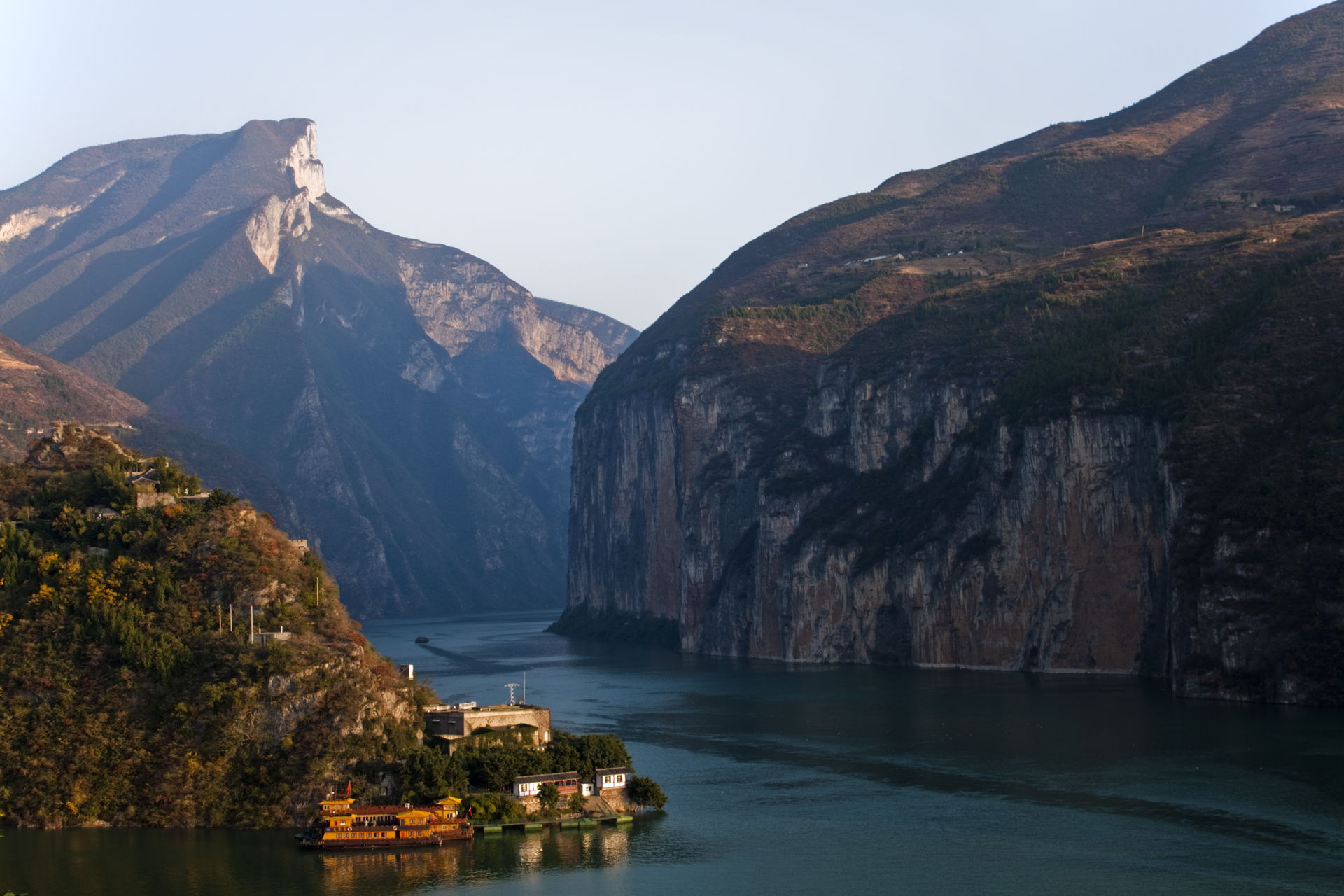 View of the Qutang Gorge along the Yangtze River from Baidichen…