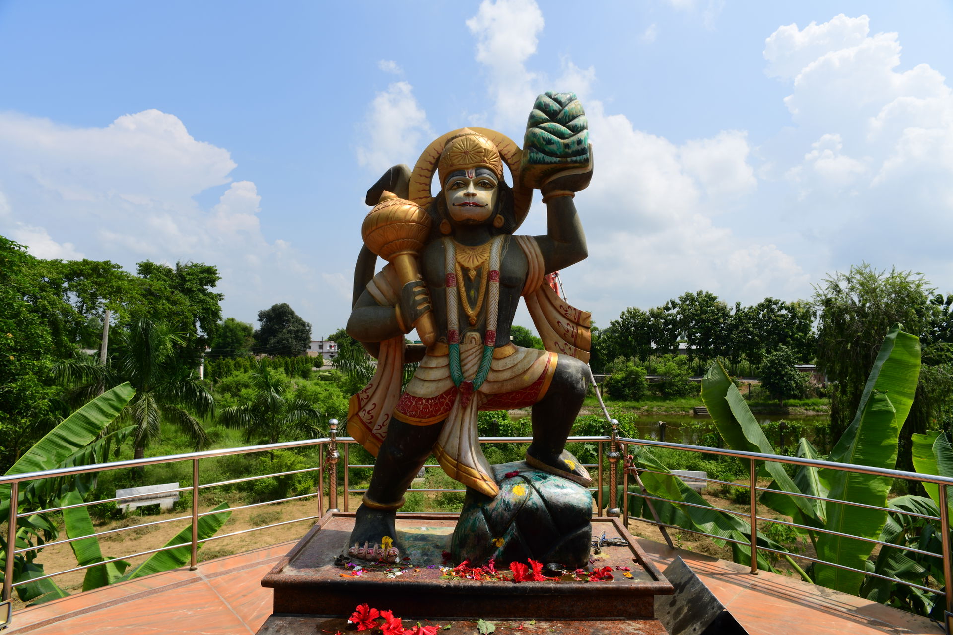 There is a very attractive temple of Hanuman located in Kotahi …