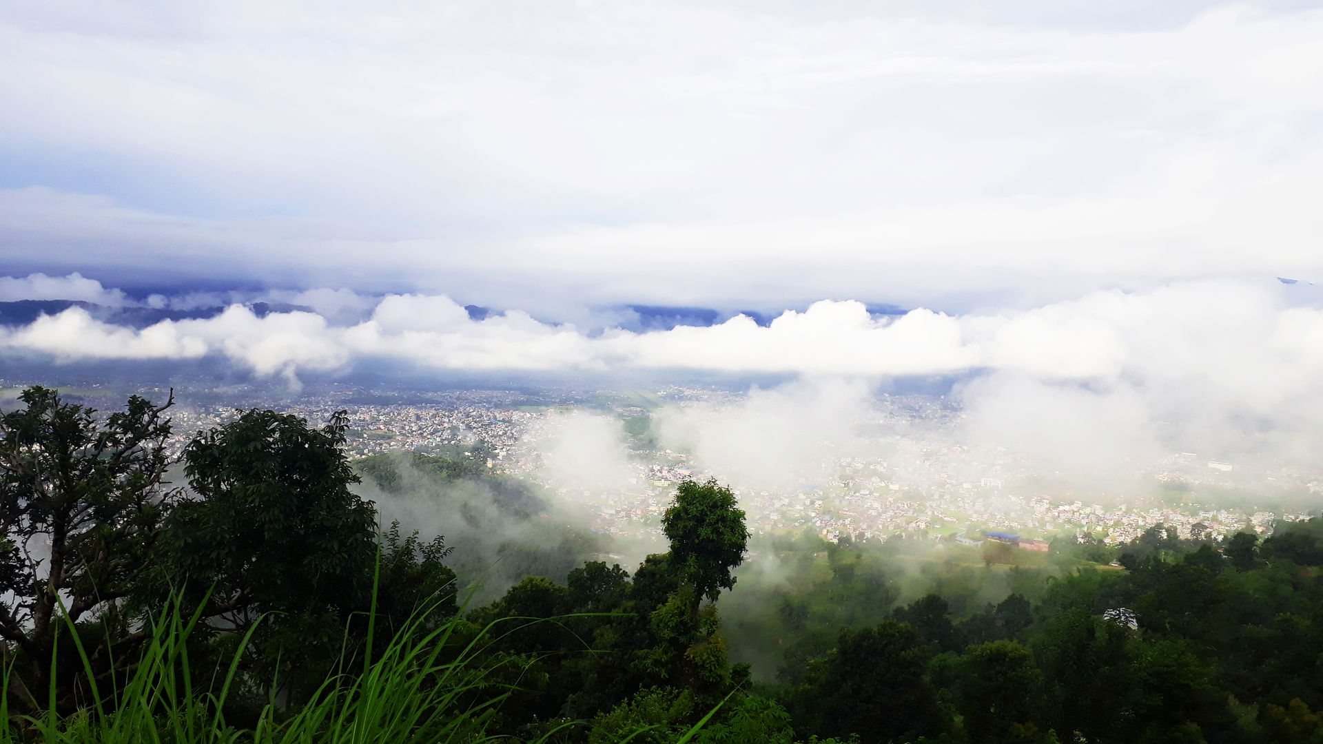 Pokhara from kaudada above the clouds