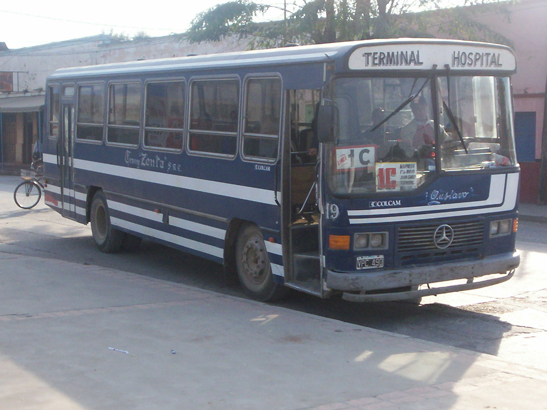 Colectivo de la línea 1C en San Ramón de la Nueva Orán.