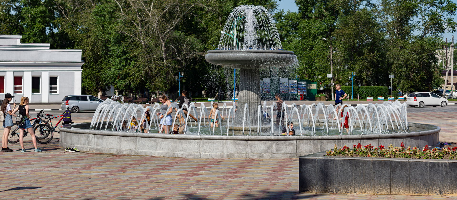 Fountain on the square of the 30th anniversary of Victory