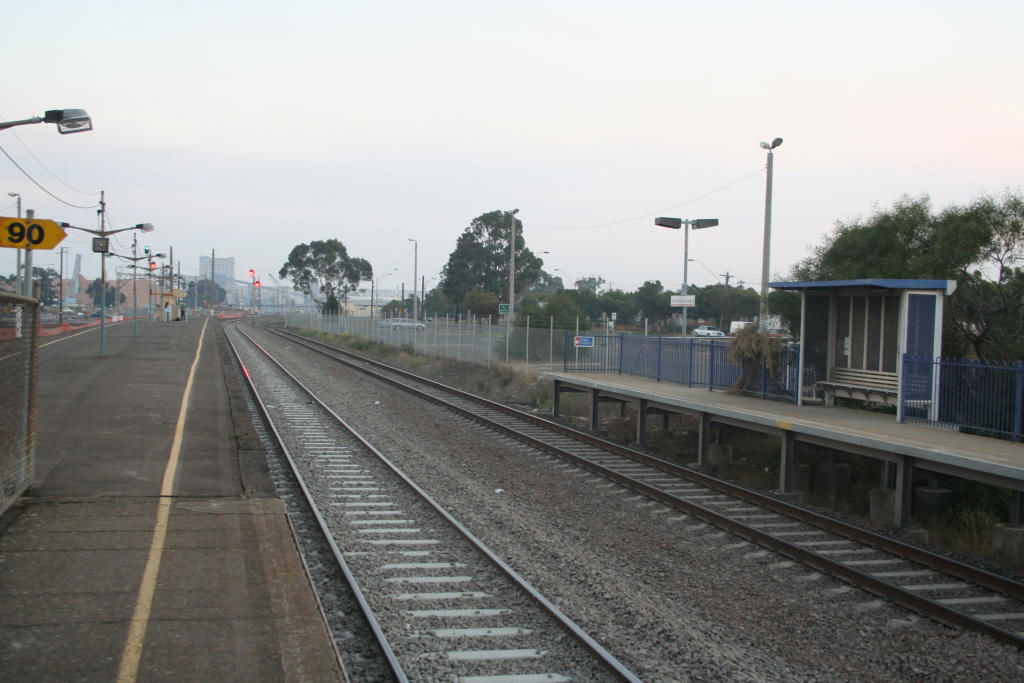 w:North Shore railway station, Victoria