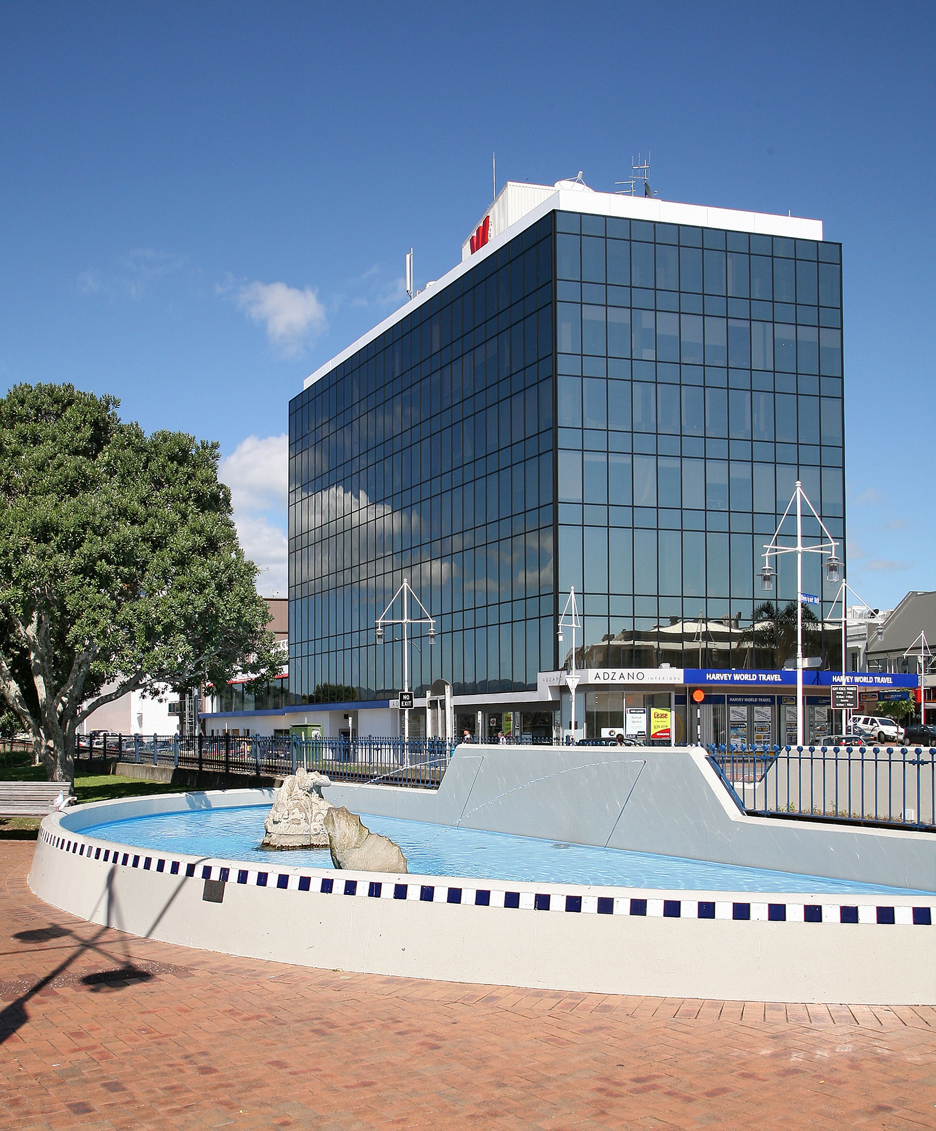 Tauranga: Building with a glass facade (Westpac Trust) and a fo…