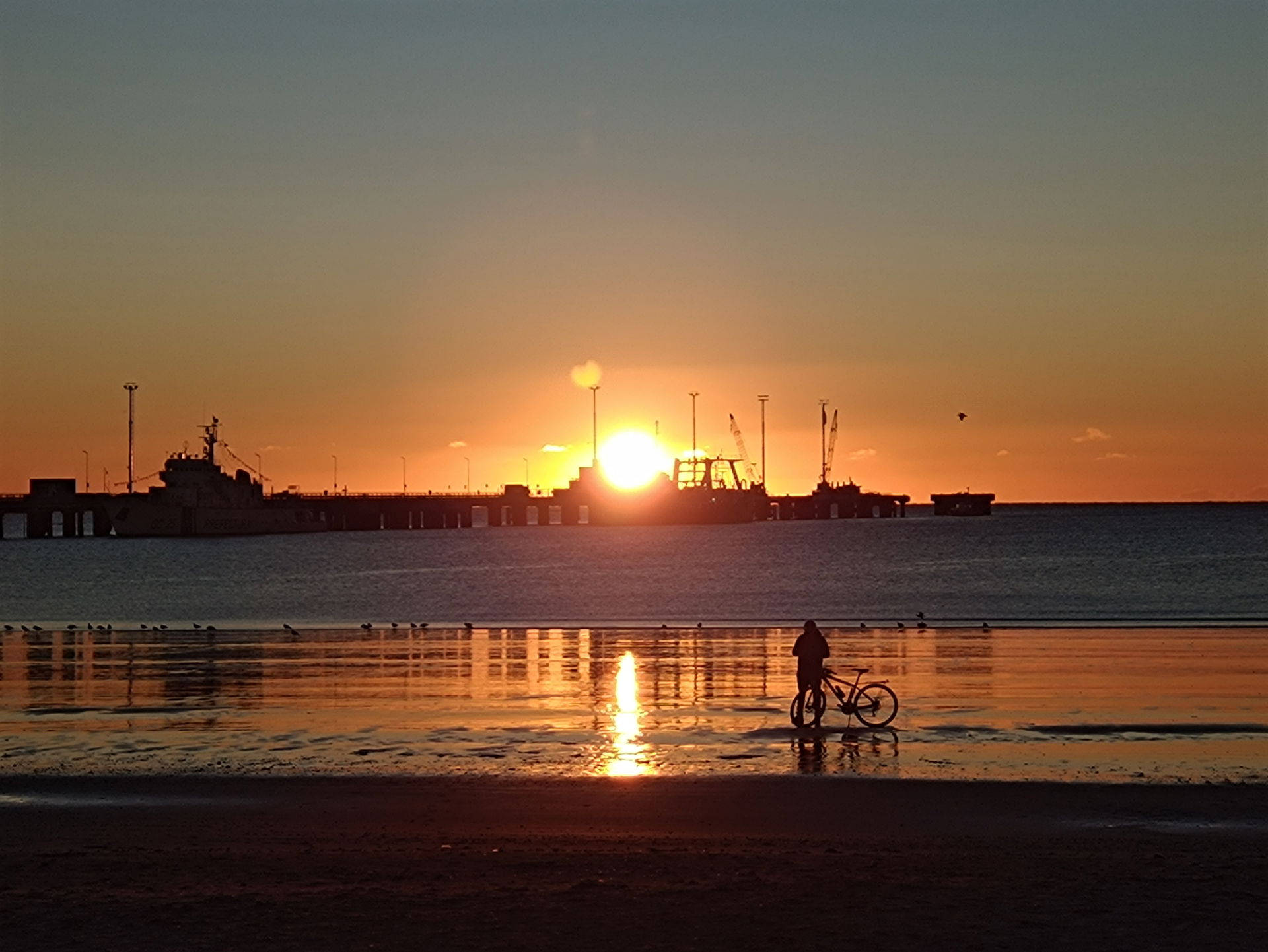 Vista de un amanecer en la costa de Puerto Madryn, Chubut, Arge…