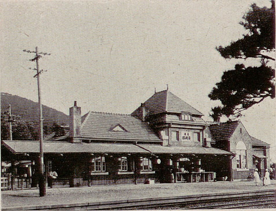 Hwangju Station