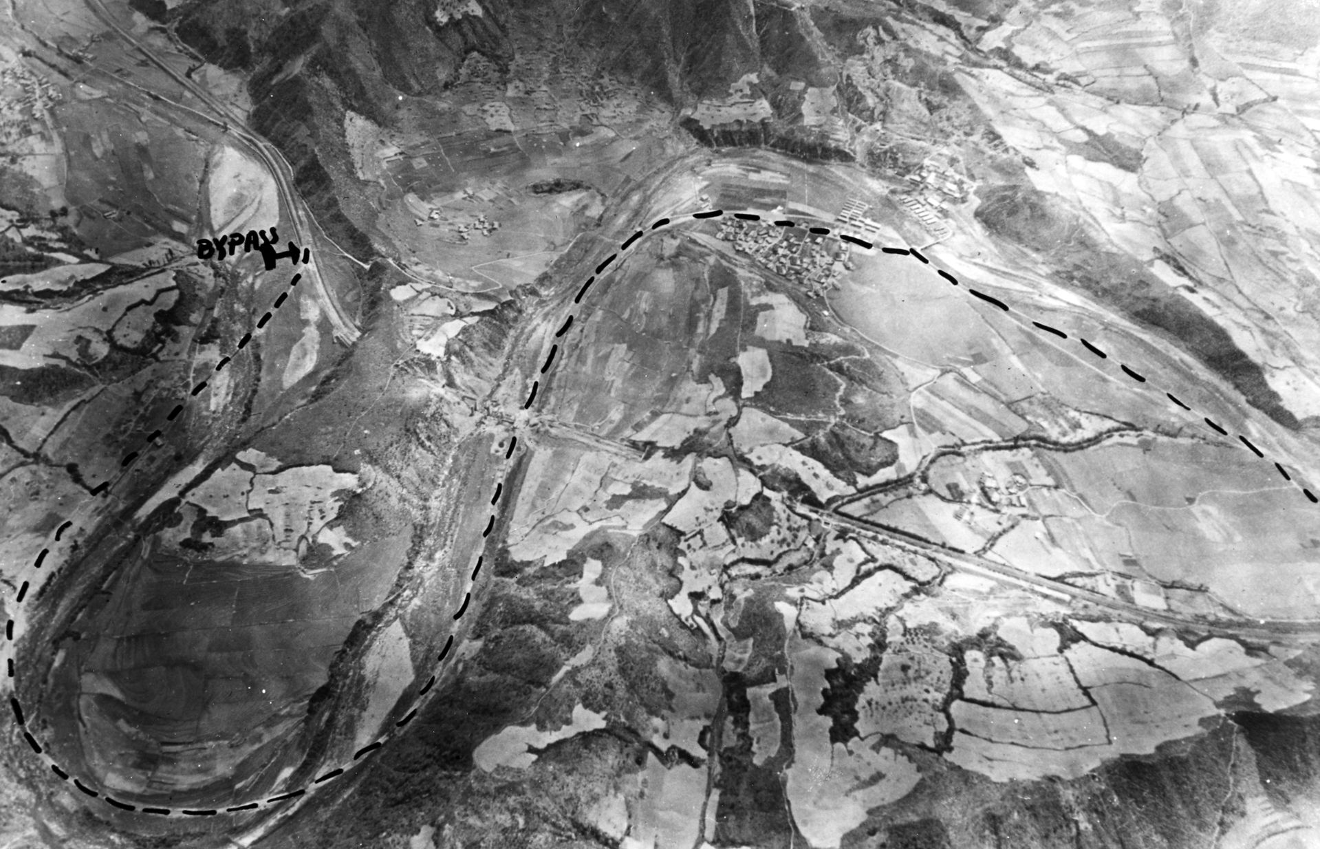 Photo #: 80-G-437274 Carlson's Canyon Bridge Attacks, March-Apr…