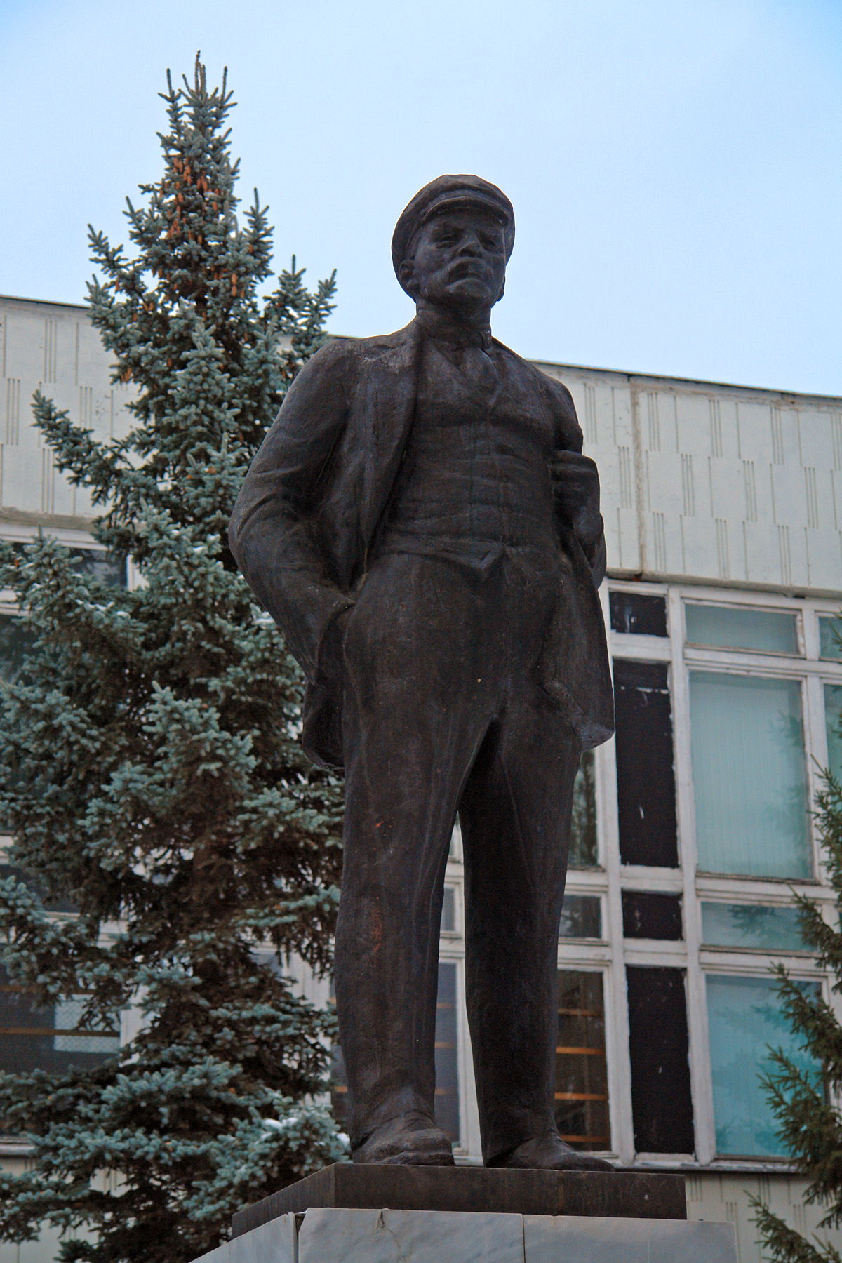 Lenin monument in Kyshtym, Chelyabinsk oblast