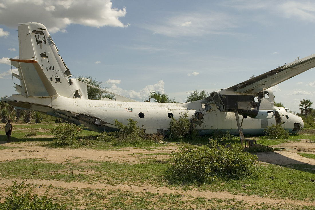 Sudan Air Force Antonov An-26-100 @ Gogrial, South Sudan. 7711 …